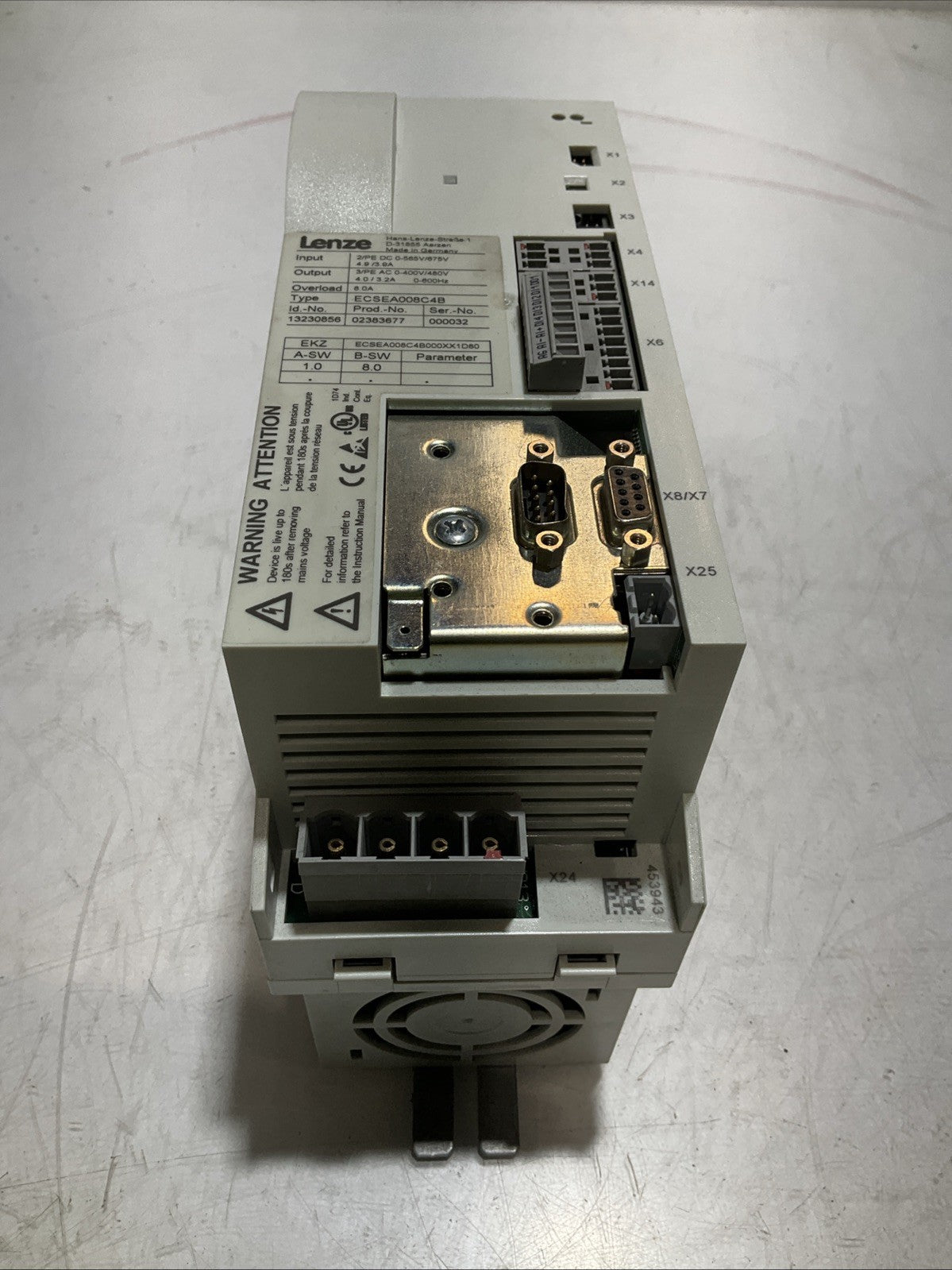 LENZE  ECSEA008C4B  DRIVE  VARIABLE FREQUENCY CONTROLLER INVERTER  EX25