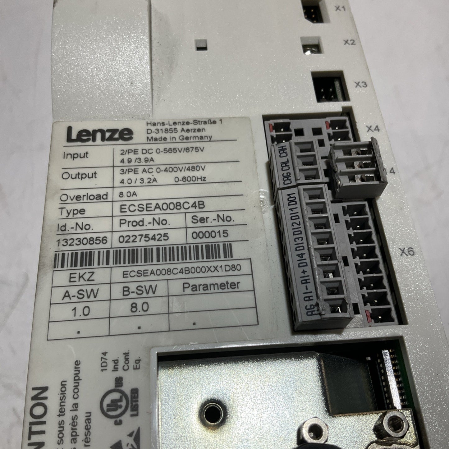 LENZE ECSEA008C4B  DRIVE  VARIABLE FREQUENCY  CONTROLLER  INVERTED  XE25