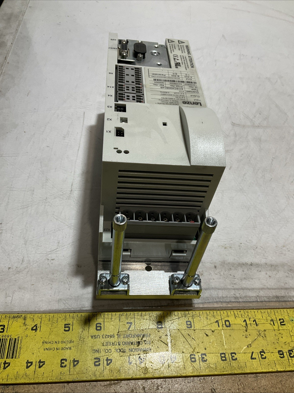 LENZE  ECSCA008C4B  SERVO  DRIVE  VARIABLE FREQUENCY  CONTROLLER  INVERTER  XE25