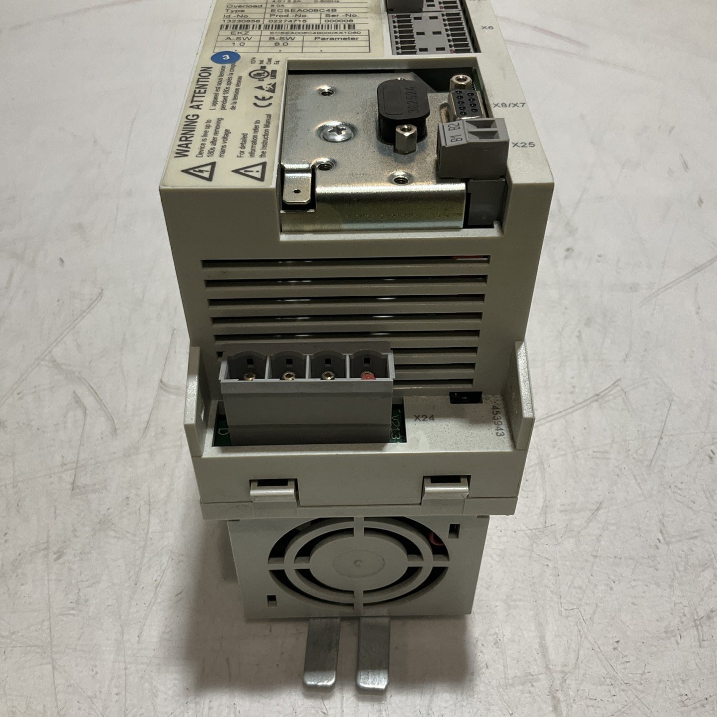 LENZE  ECSEA008C4B  DRIVE  VARIABLE  FREQUENCY  CONTROLLER  INVERTER XE25