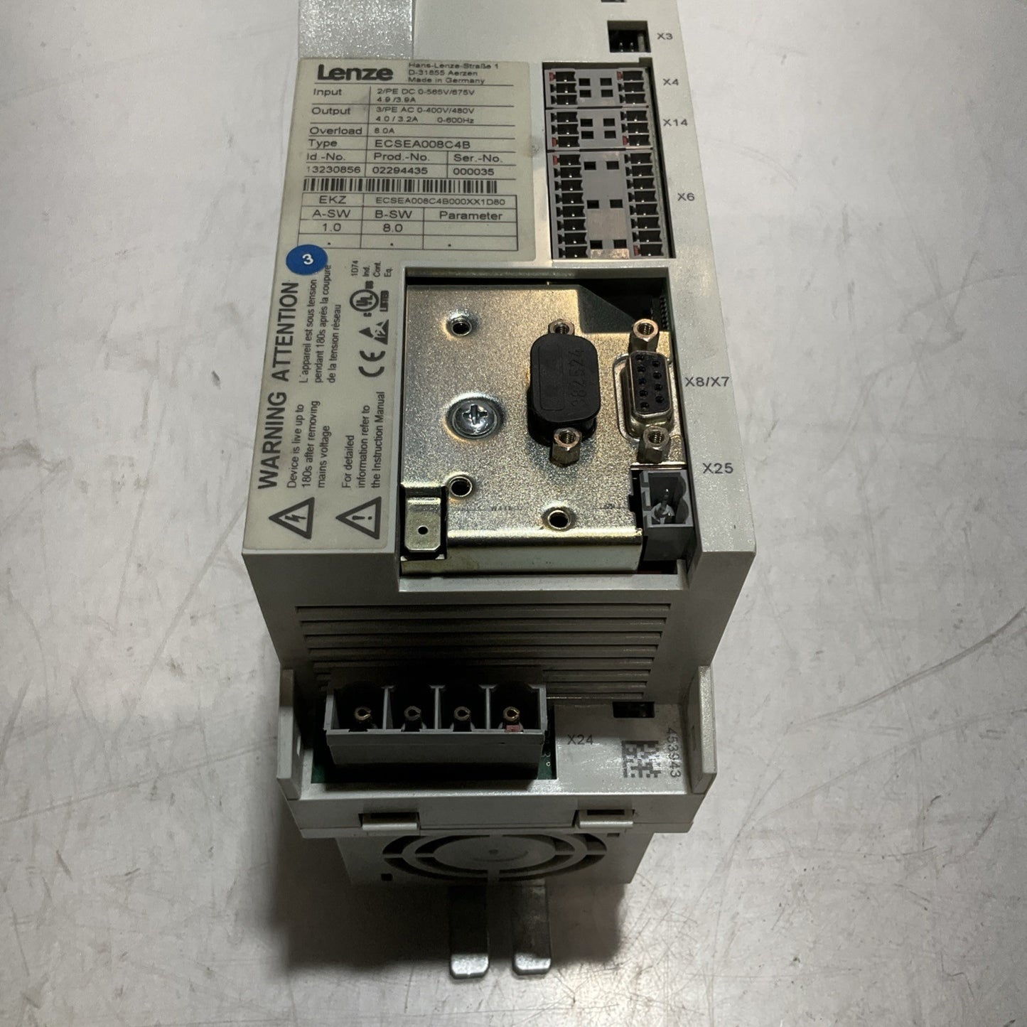 LENZE  ECSEA008C4B  SERVO DRIVE VARIABLE FREQUENCY  CONTROLLER  INVENTER  XE25