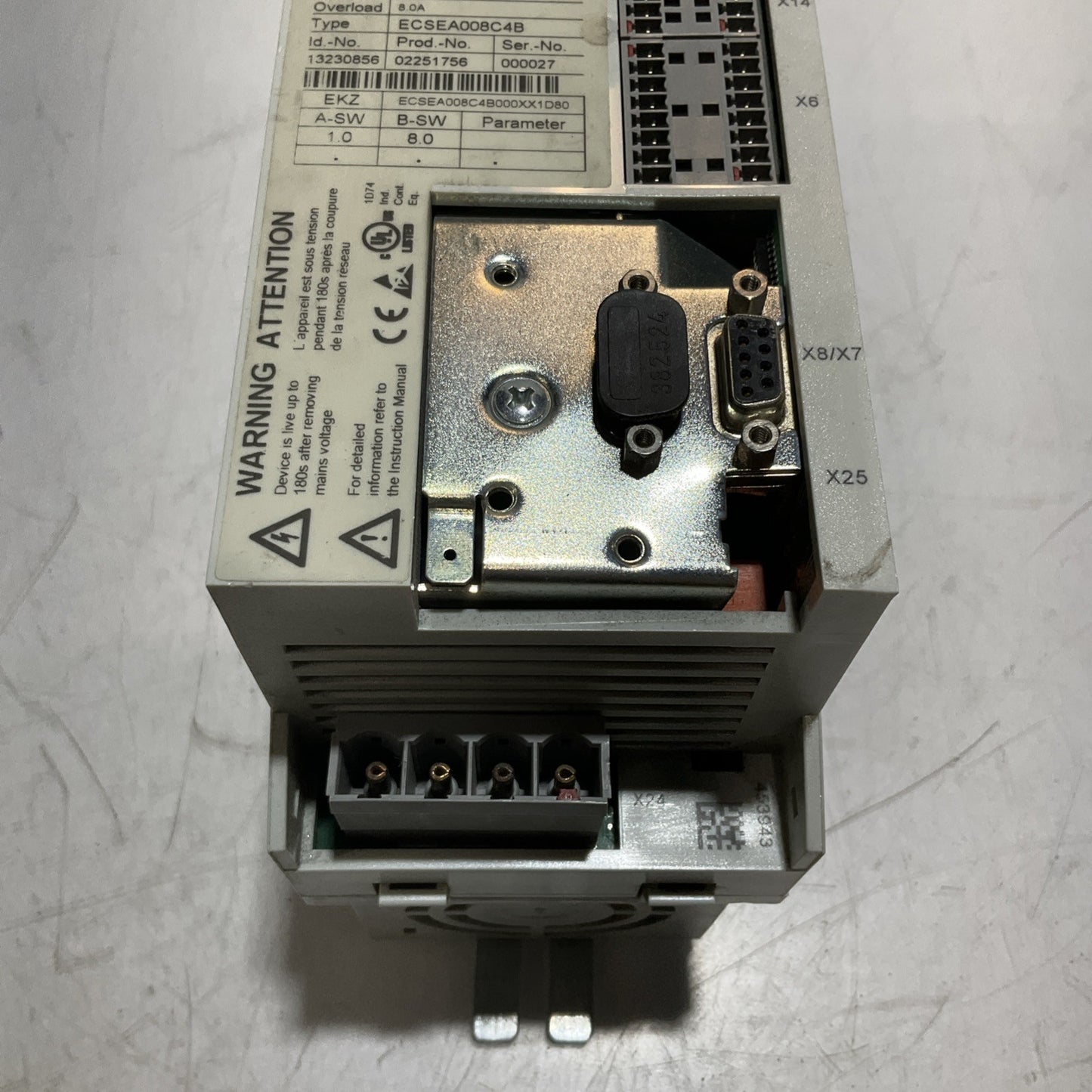 LENZE ECSEA008C4B  DRIVE  VARIABLE  FREQUENCY CONTROLLER  INVERTER  XE25