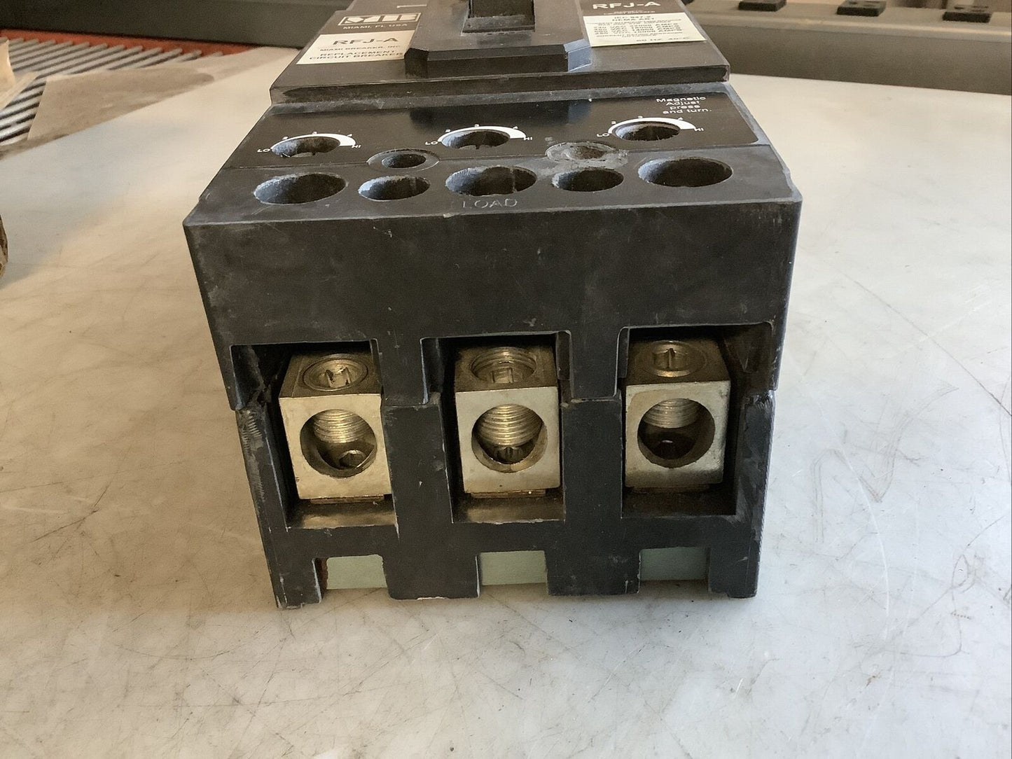 MIAMI BREAKER RFJ3-A225 225A IEC 947-2 CIRCUIT BREAKER 3 POLES 600/250 222