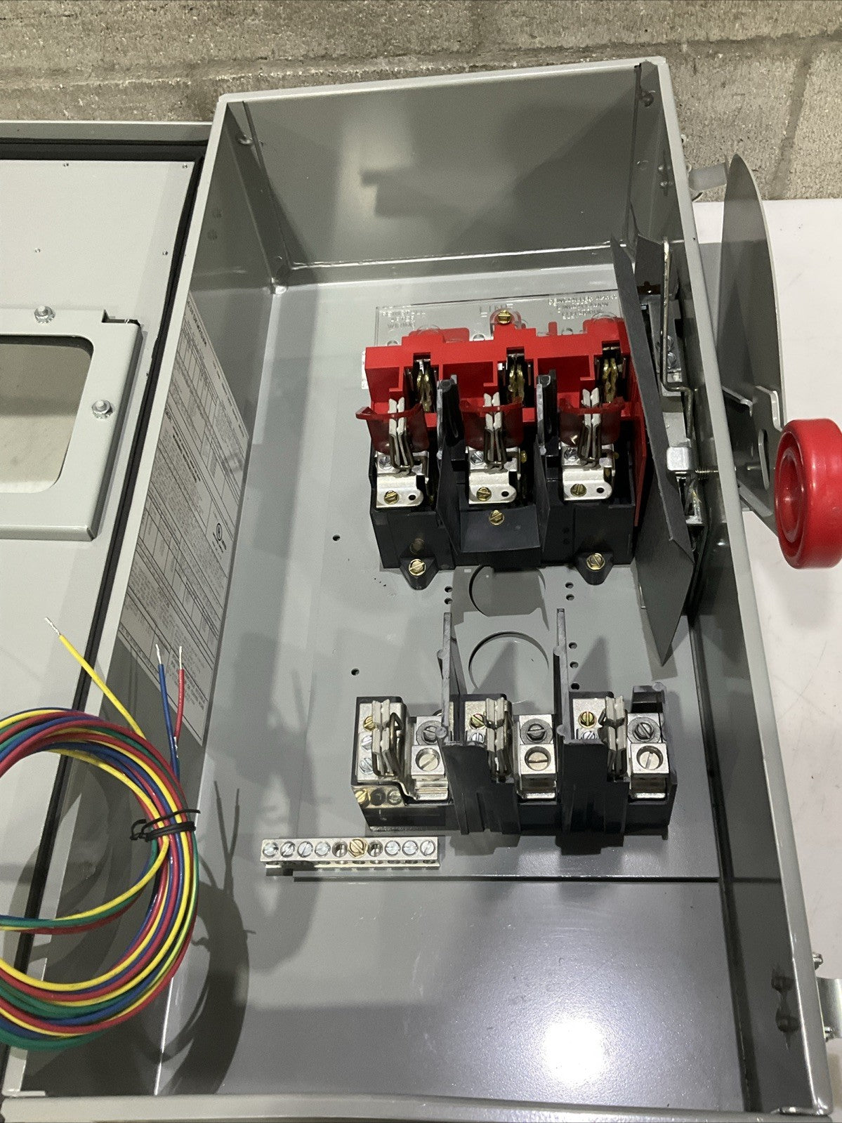 EATON DH363FDKW 2GVM HEAVY DUTY SAFETY SWITCH 100A 600 3 POLE U3S