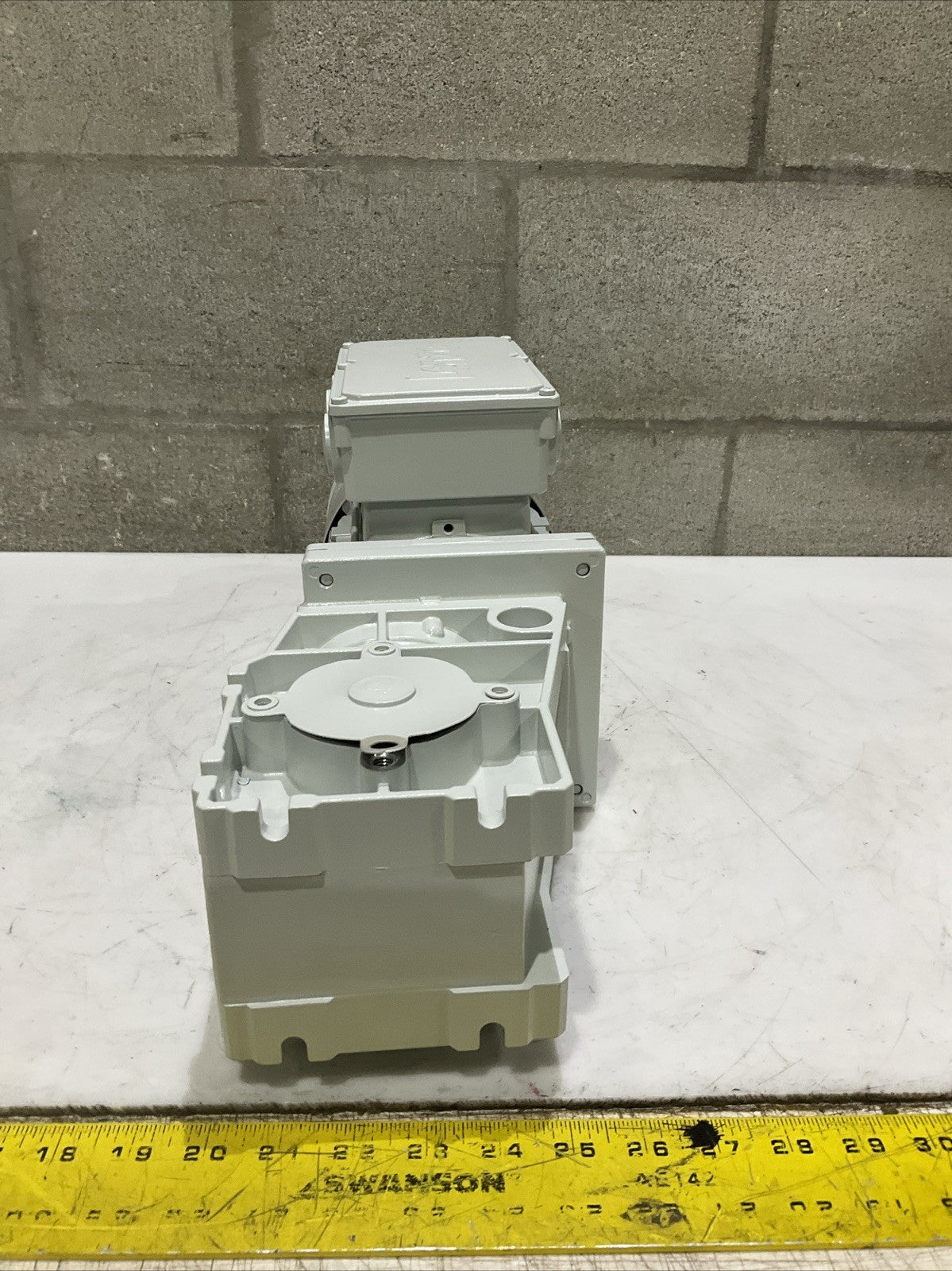 LENZE  GKR04-2M HAR 080C42 MDEMABS 080-42 GEAR MOTOR U3S