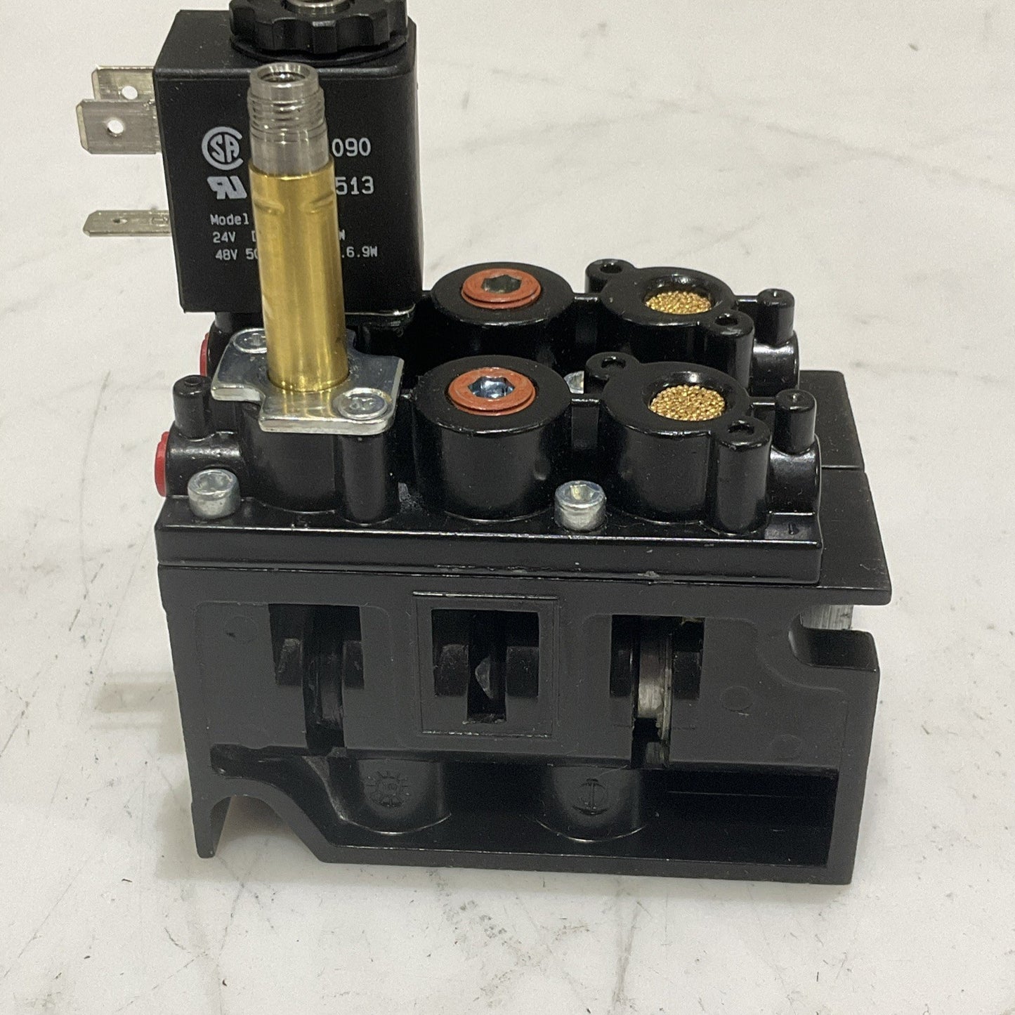 ARO A 222 SS O24 D FLUID POWER VALVE A222S024D LOT OF 2 Z2M