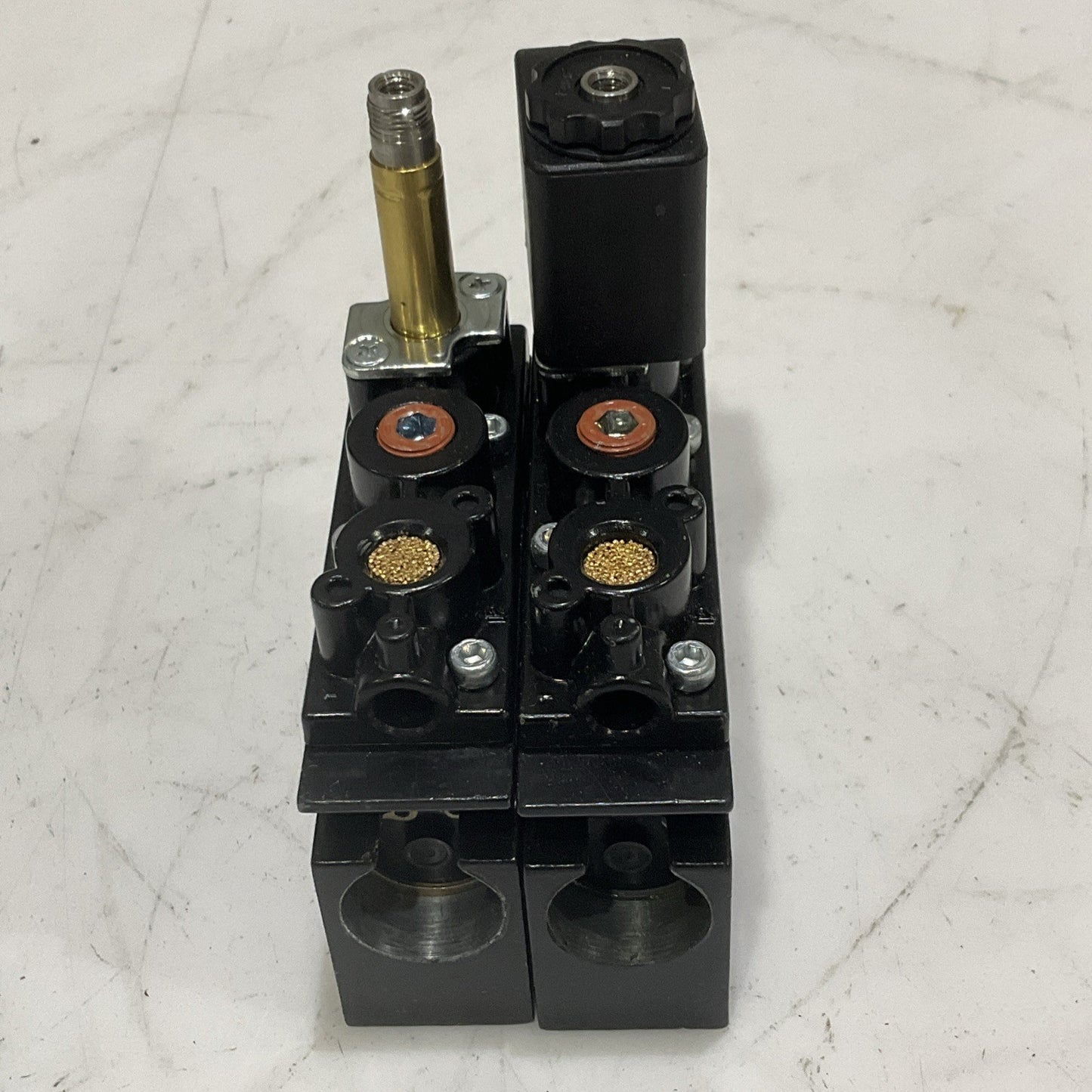 ARO A 222 SS O24 D FLUID POWER VALVE A222S024D LOT OF 2 Z2M