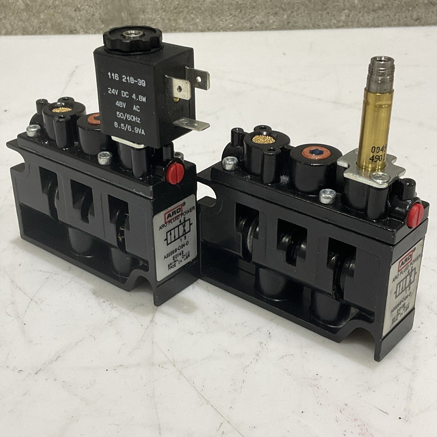 ARO A 222 SS O24 D FLUID POWER VALVE A222S024D LOT OF 2 Z2M