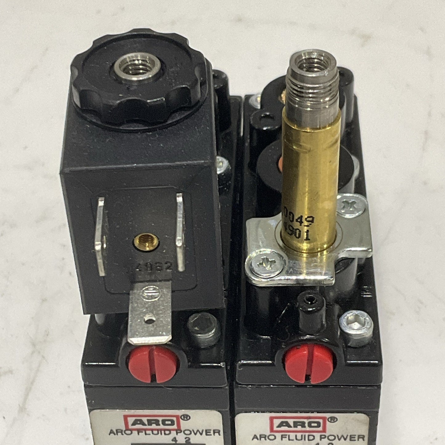 ARO A 222 SS O24 D FLUID POWER VALVE A222S024D LOT OF 2 Z2M