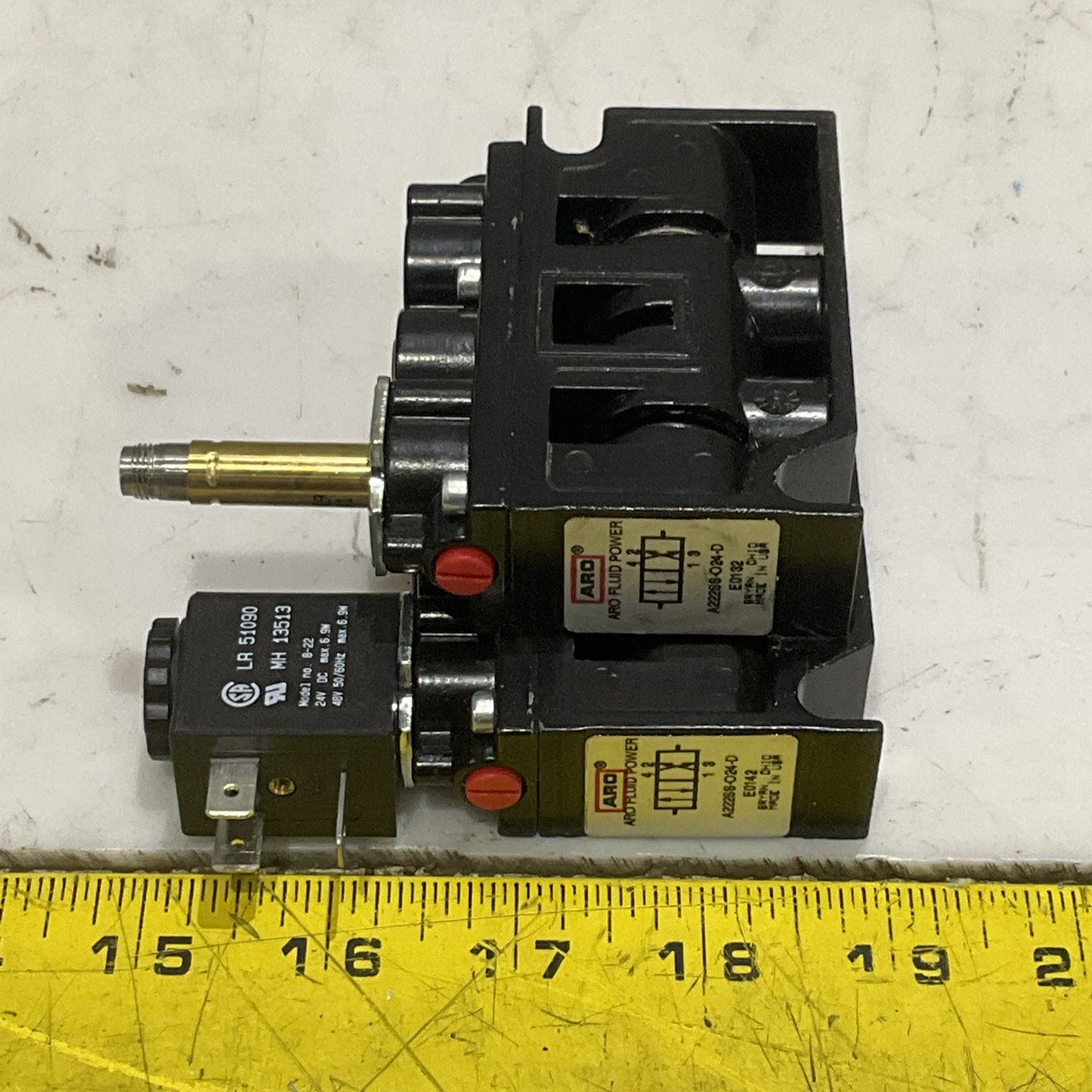 ARO A 222 SS O24 D FLUID POWER VALVE A222S024D LOT OF 2 Z2M