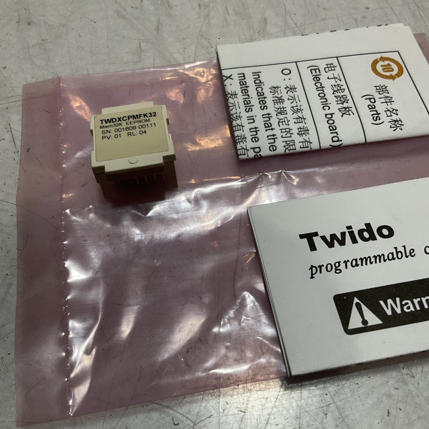 SCHNEIDER ELECTRIC TWDXCPMFK32 EXTENDABLE PLC BASE  PROGRAMMABLE CONTROLLER  U3S