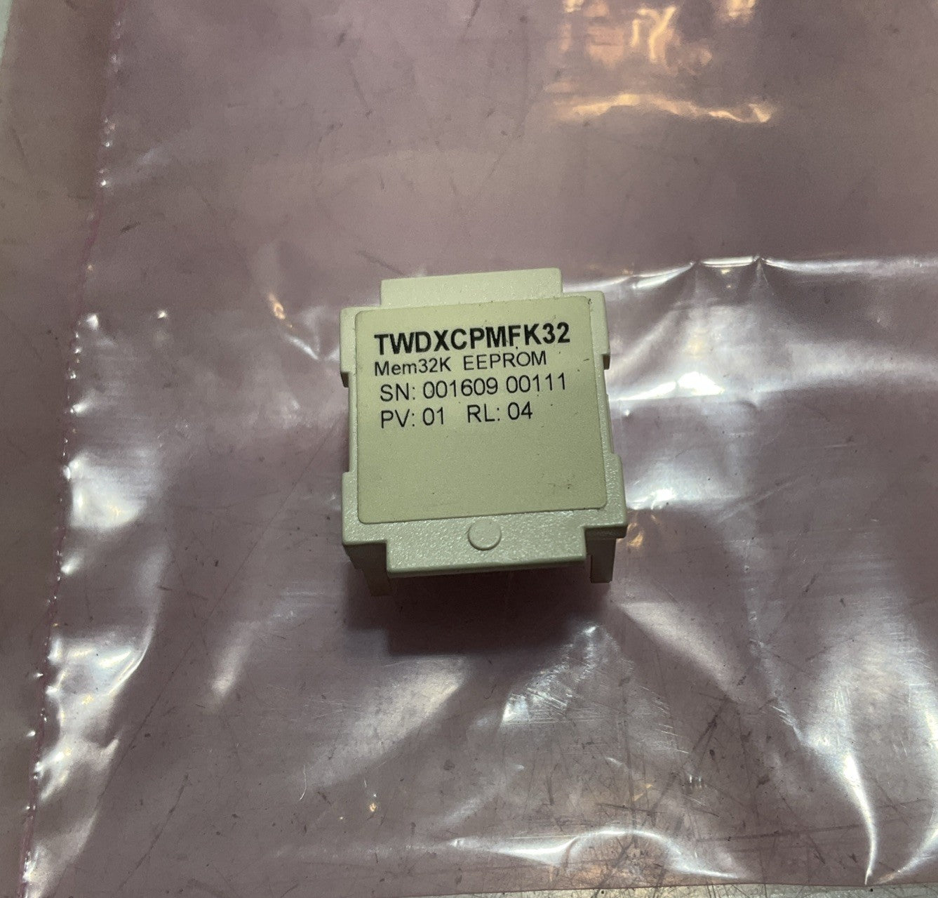 SCHNEIDER ELECTRIC TWDXCPMFK32 EXTENDABLE PLC BASE  PROGRAMMABLE CONTROLLER  U3S