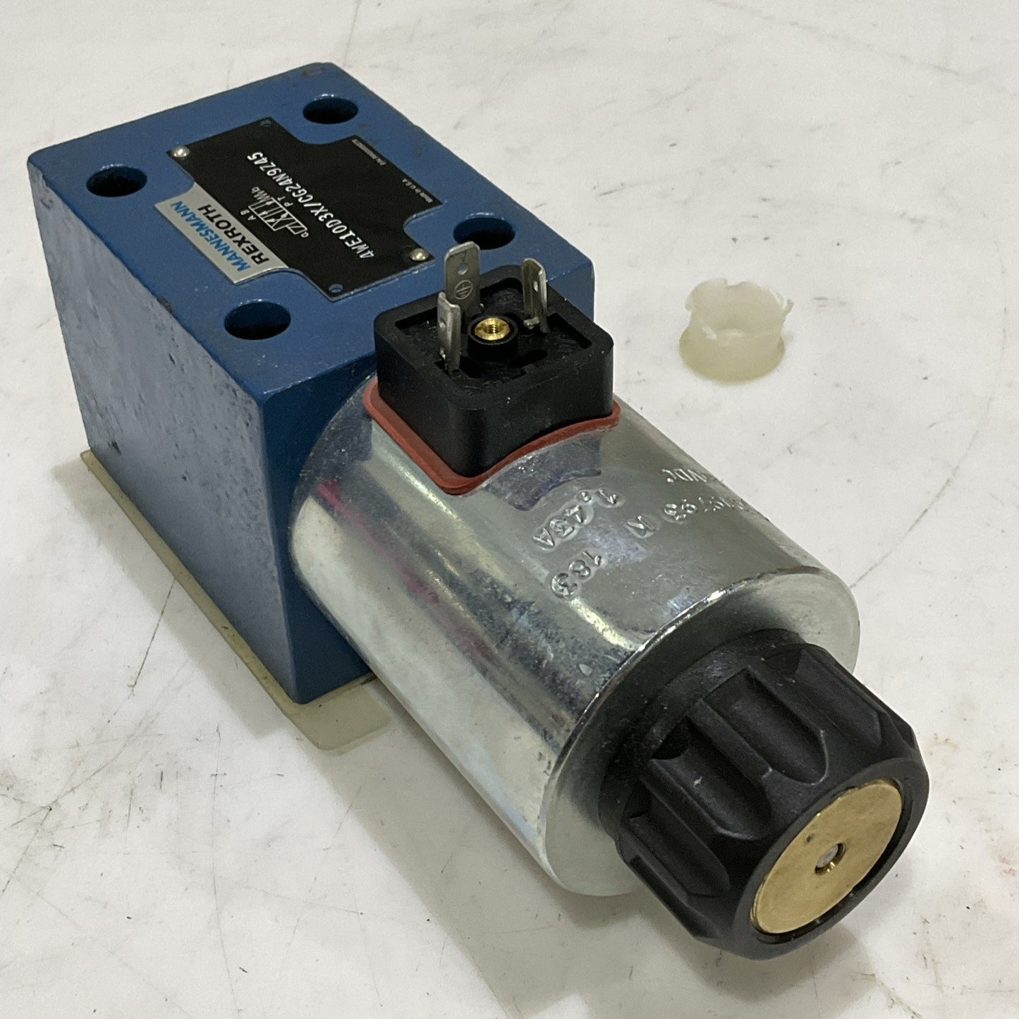 MANNESMANN REXROTH  4WE10D3X/CG24N9Z45 RR00009279  DIRECTIONAL SPOOL VALVE Z2M
