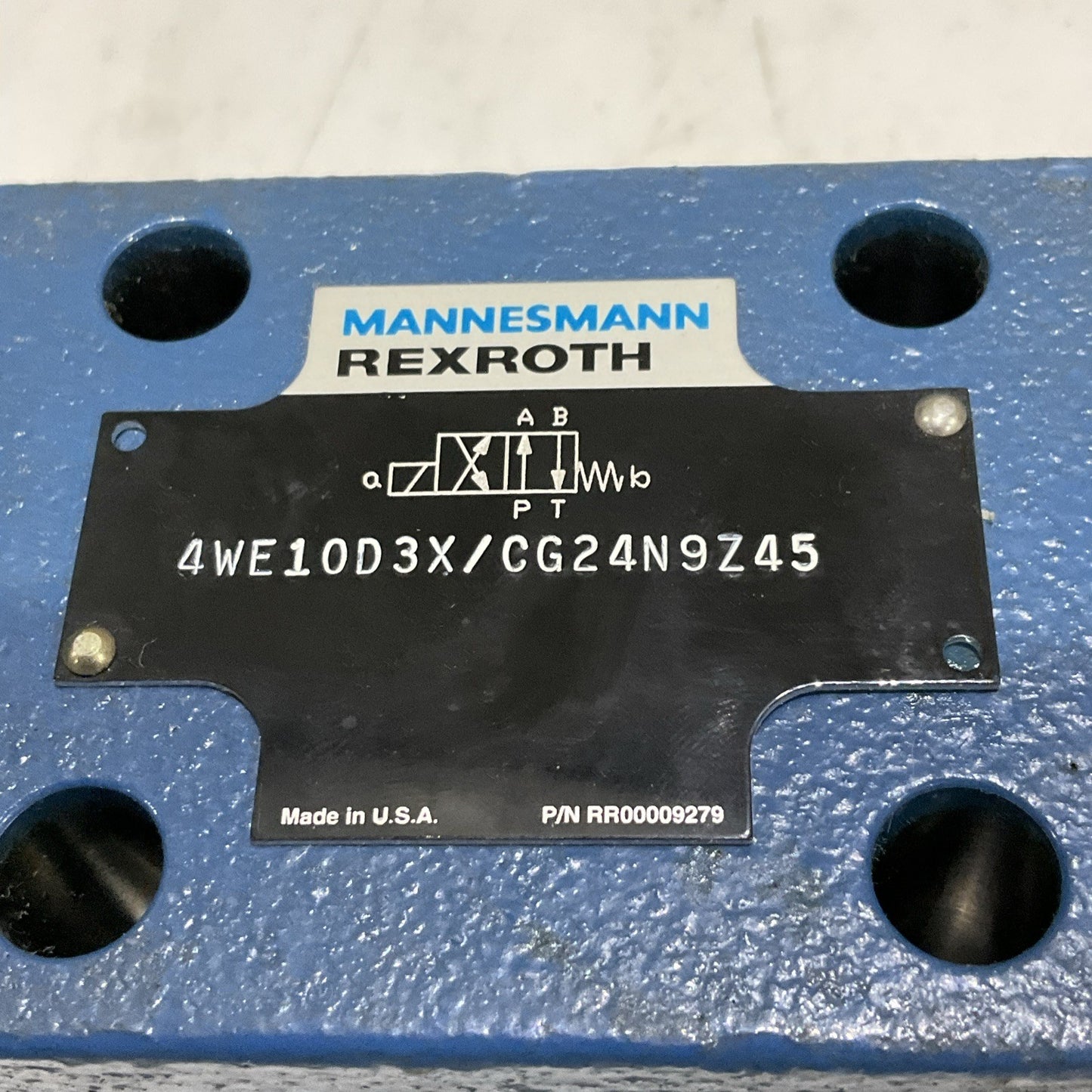 MANNESMANN REXROTH  4WE10D3X/CG24N9Z45 RR00009279  DIRECTIONAL SPOOL VALVE Z2M