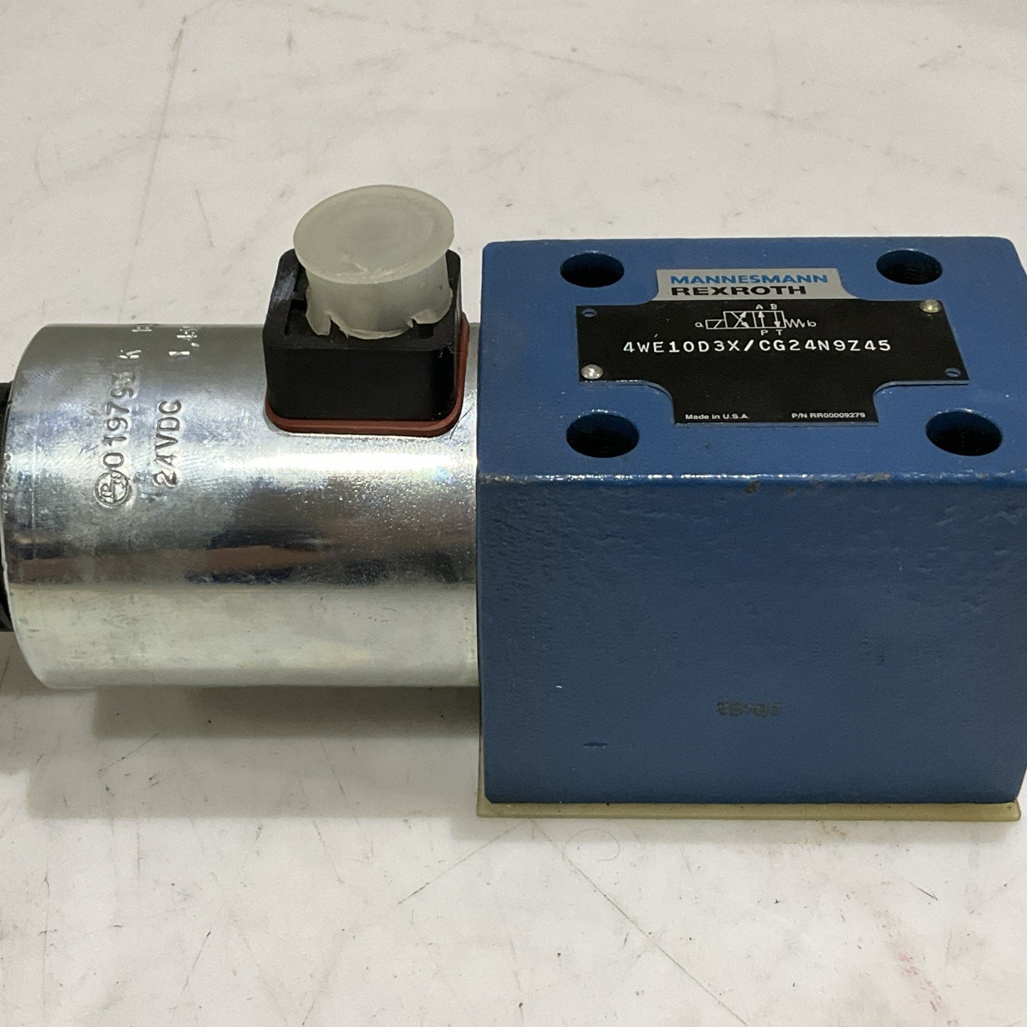MANNESMANN REXROTH  4WE10D3X/CG24N9Z45 RR00009279  DIRECTIONAL SPOOL VALVE Z2M