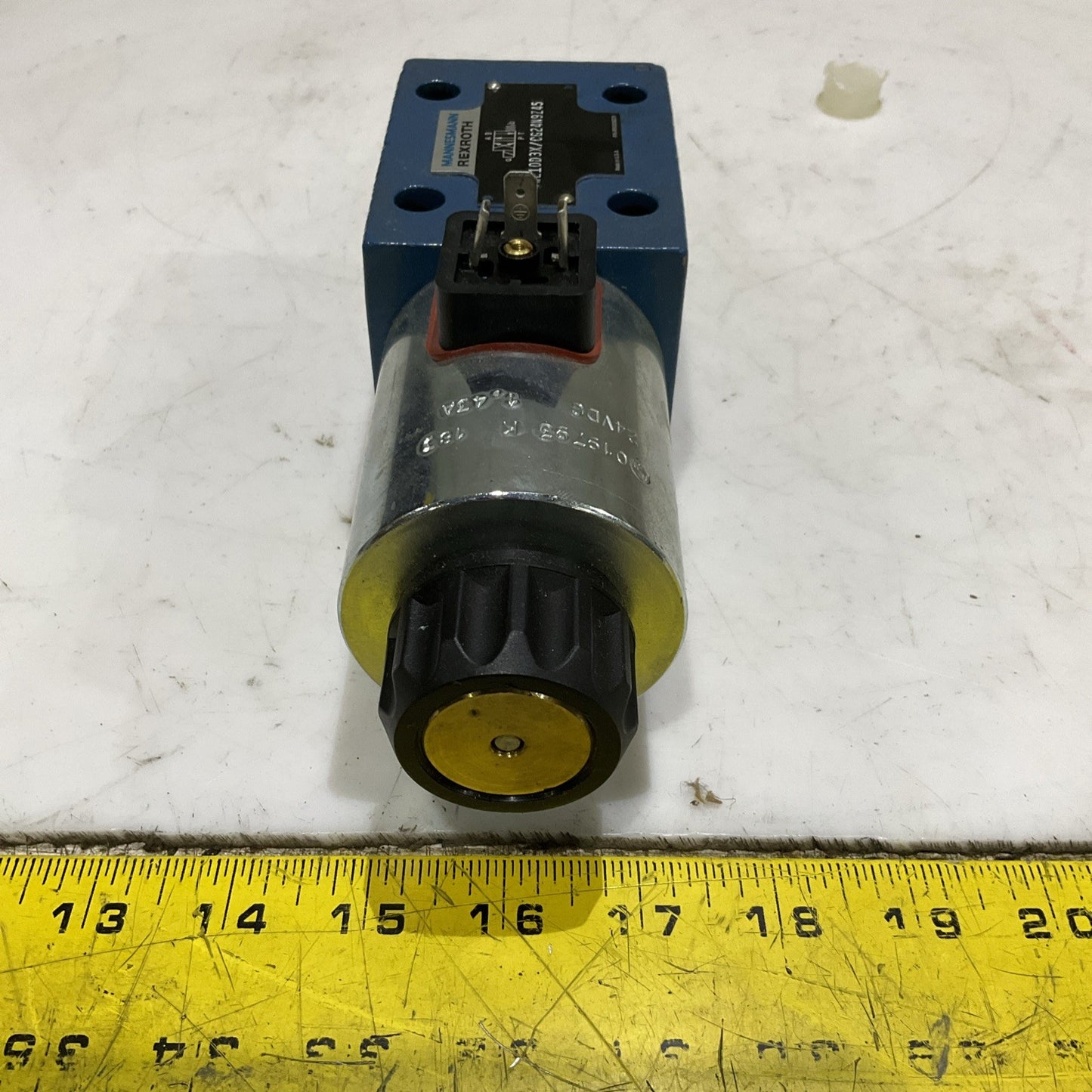 MANNESMANN REXROTH  4WE10D3X/CG24N9Z45 RR00009279  DIRECTIONAL SPOOL VALVE Z2M