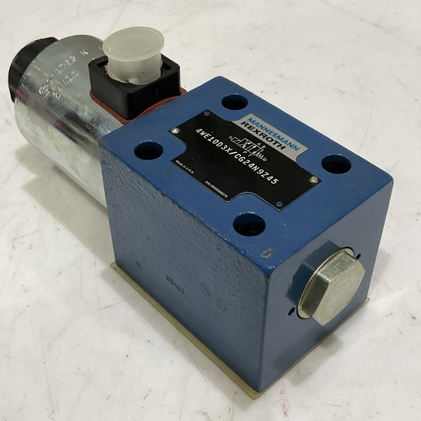 MANNESMANN REXROTH  4WE10D3X/CG24N9Z45 RR00009279  DIRECTIONAL SPOOL VALVE Z2M