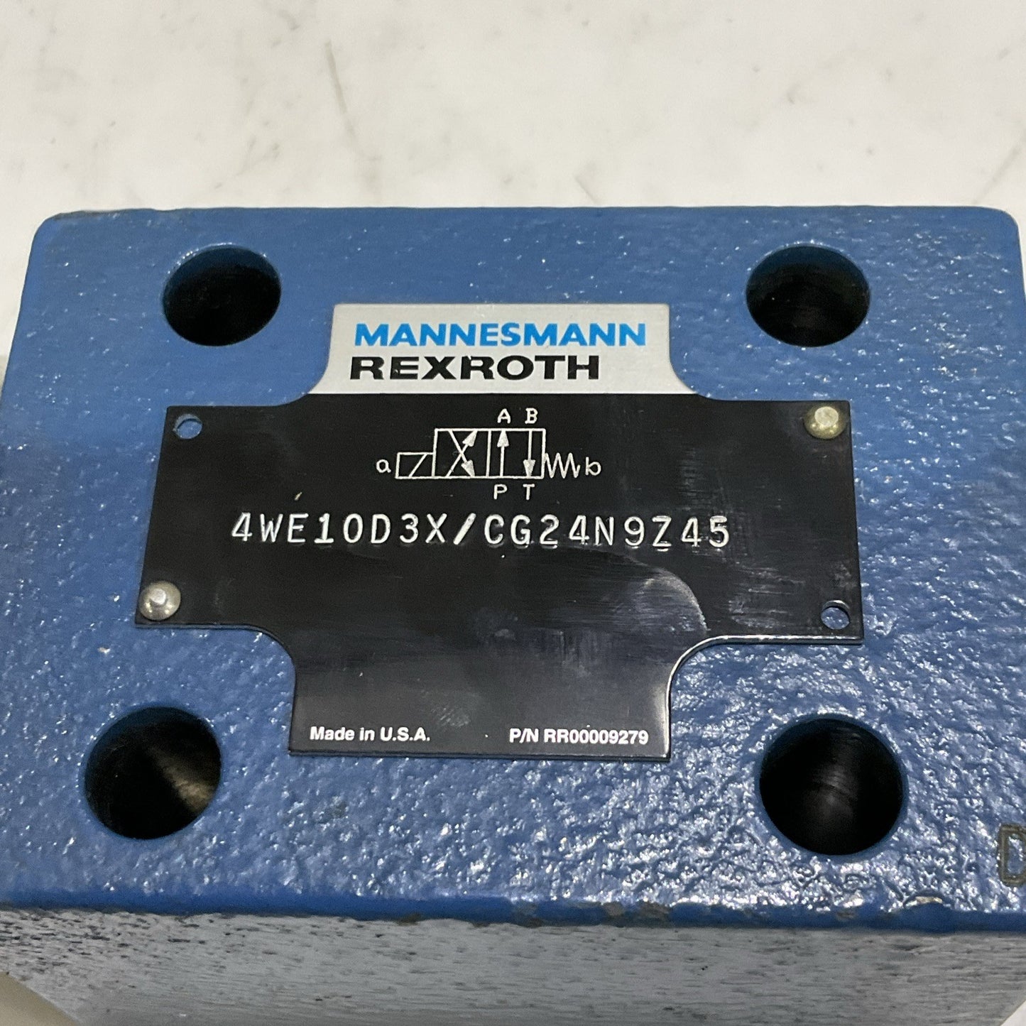 MANNESMANN REXROTH  4WE10D3X/CG24N9Z45 RR00009279  DIRECTIONAL SPOOL VALVE Z2M