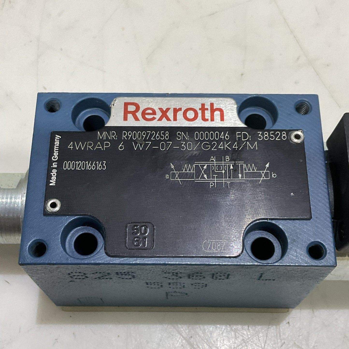REXROTH R900972658 6 W7-07-30/G24K4/M VALVE 4 WRAP FD: 38528 Z2M