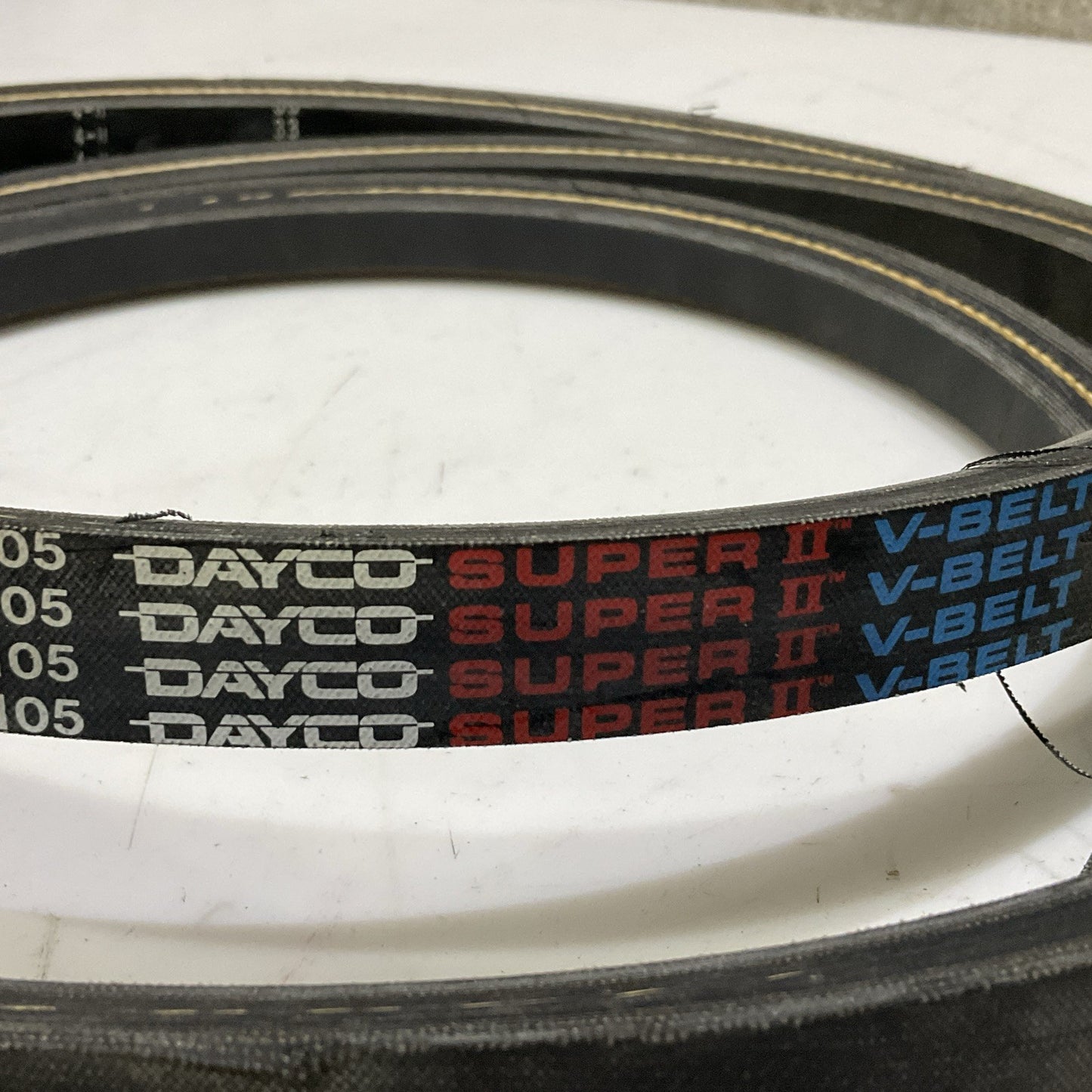 DAYCO C105 22C2770 SUPER II V-BELT OIL RESISTANT STATIC DISSIPATING Z2M