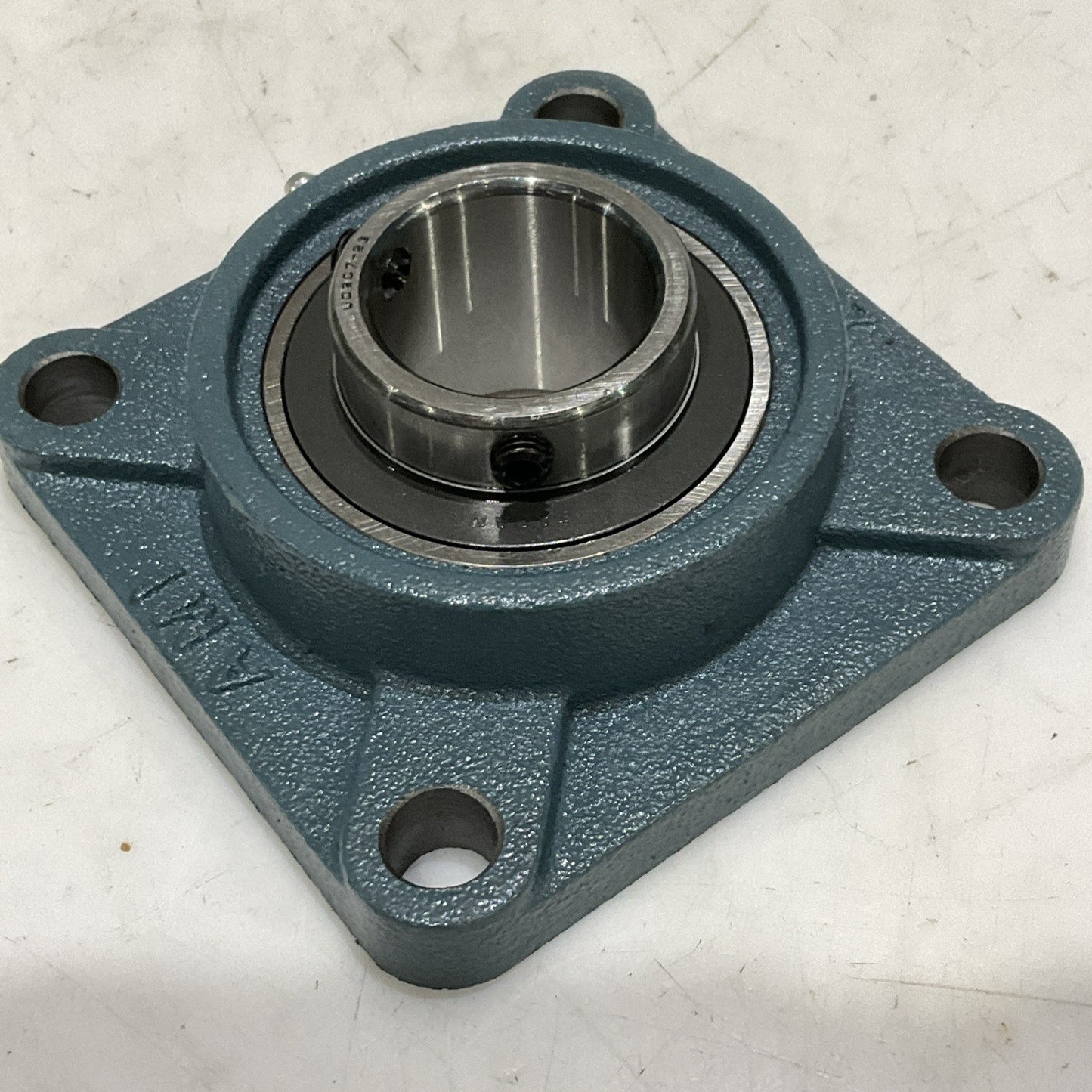 AMI UCF207-23 FLANGE MOUNT 4 BOLT BEARING 1 7/16 BORE UCF20723 Z2M