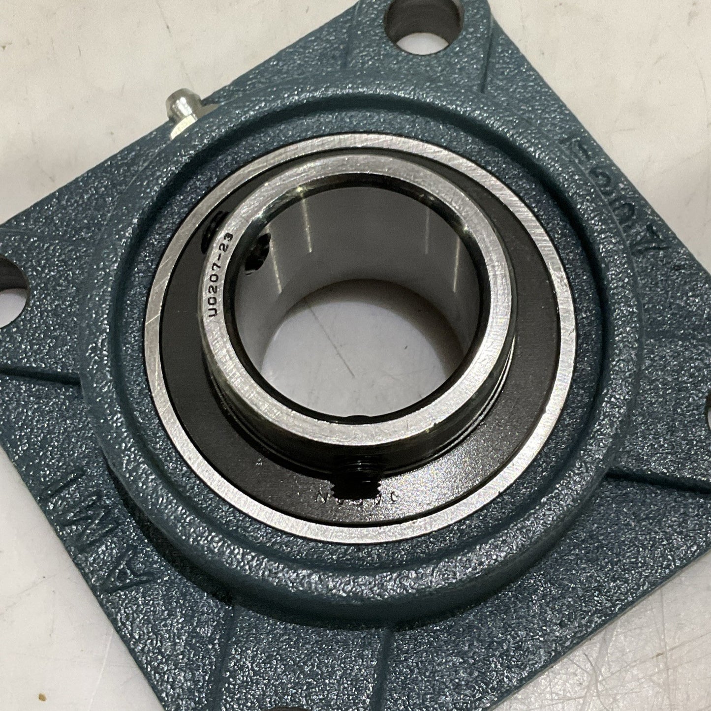 AMI UCF207-23 FLANGE MOUNT 4 BOLT BEARING 1 7/16 BORE UCF20723 Z2M