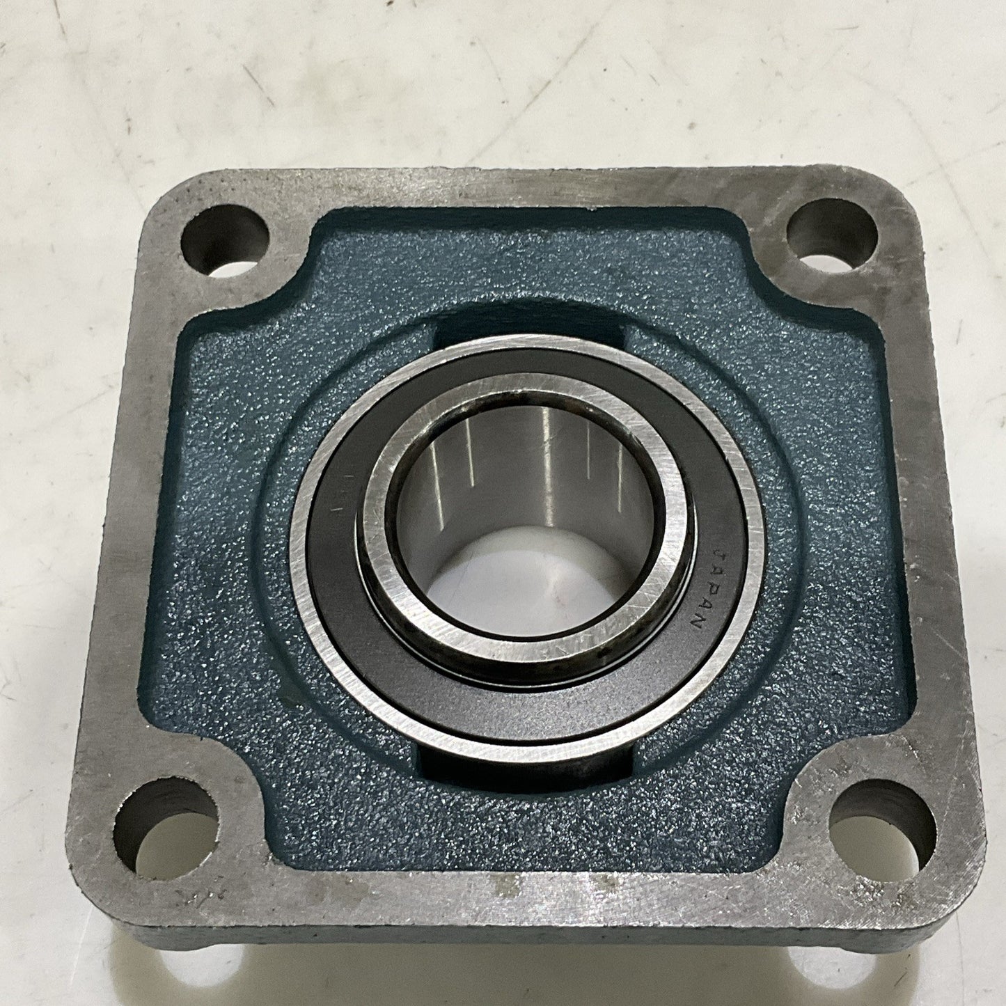 AMI UCF207-23 FLANGE MOUNT 4 BOLT BEARING 1 7/16 BORE UCF20723 Z2M