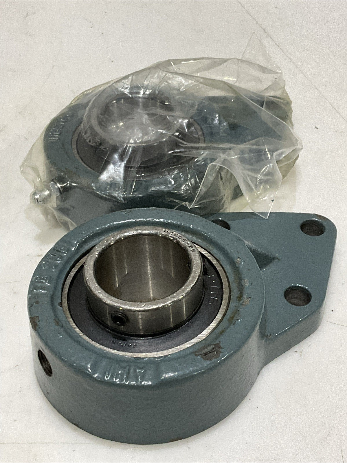 AMI UCFB206-20 UCFB20620 FLANGE MOUNT 2 BOLT BEARING LOT OF 4 Z2M