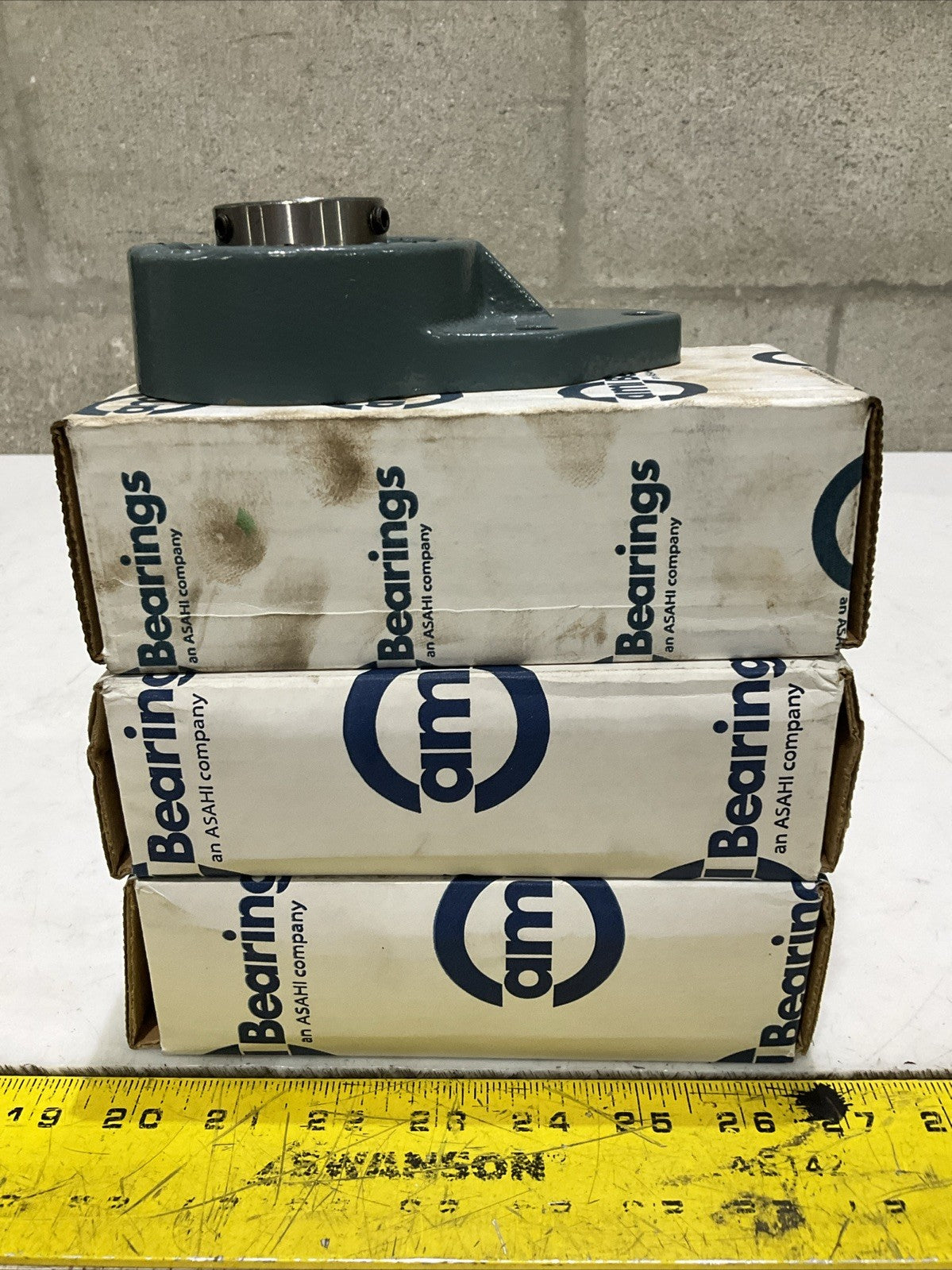 AMI UCFB206-20 UCFB20620 FLANGE MOUNT 2 BOLT BEARING LOT OF 4 Z2M