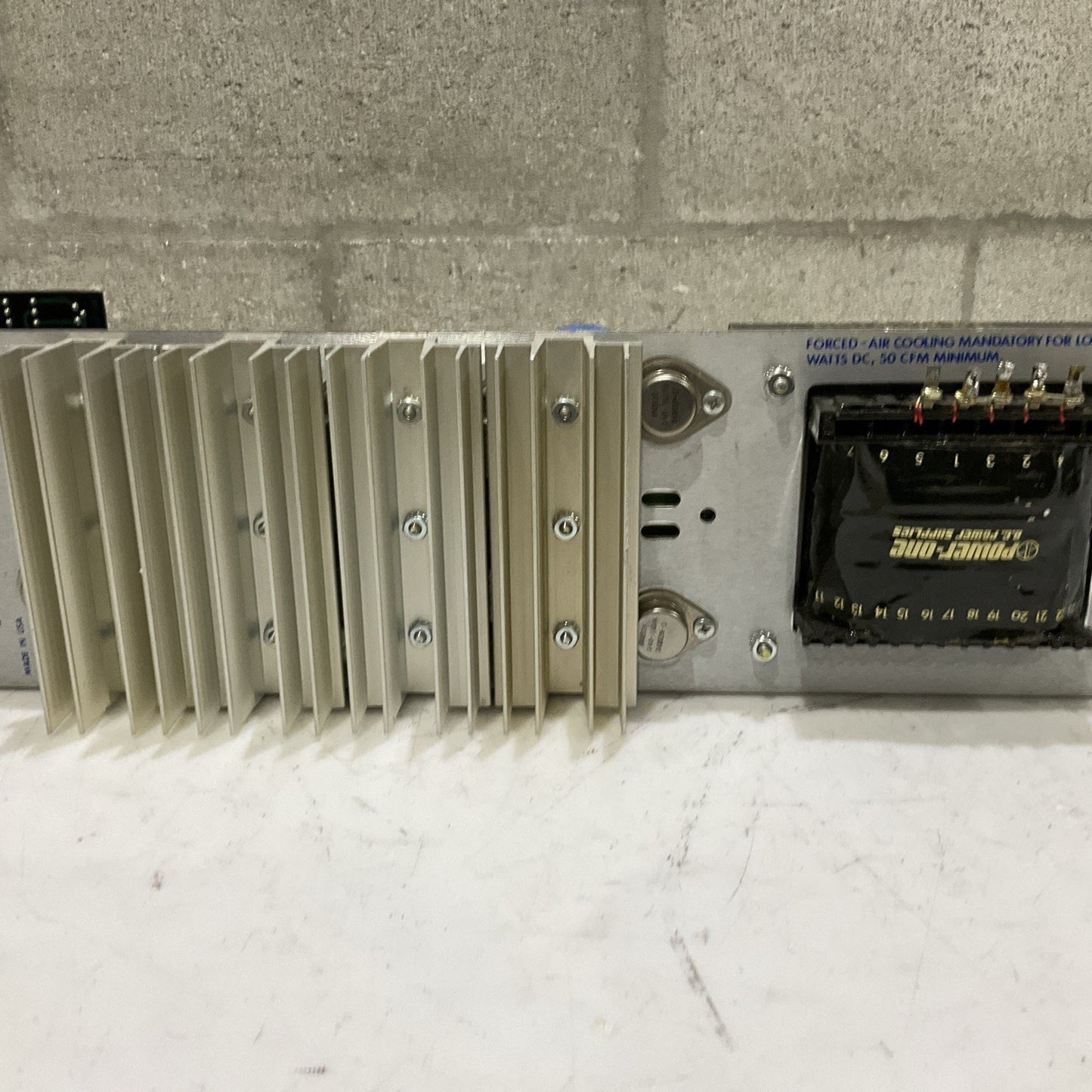 POWER-ONE F24-12-A F2412A POWER SUPPLY 24/28VDC 10/12A Z2M