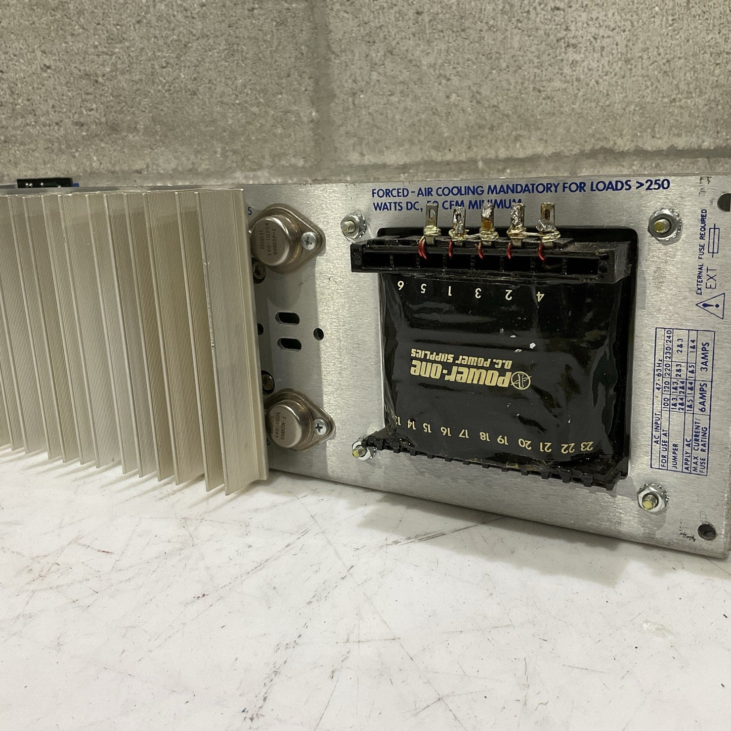 POWER-ONE F24-12-A F2412A POWER SUPPLY 24/28VDC 10/12A Z2M