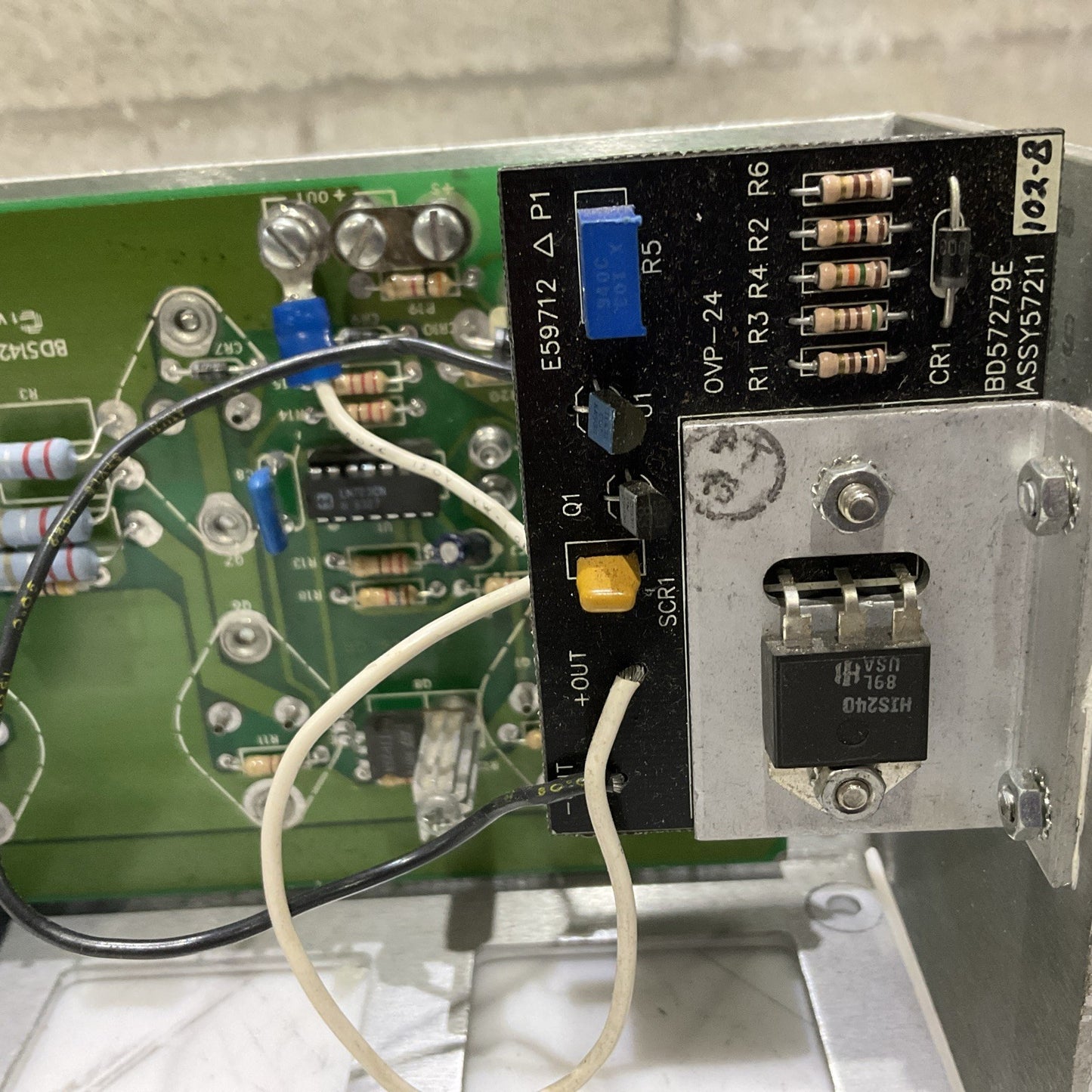 POWER-ONE F24-12-A F2412A POWER SUPPLY 24/28VDC 10/12A Z2M