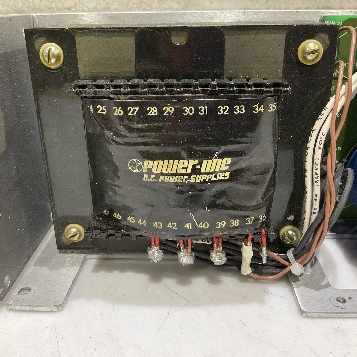 POWER-ONE F24-12-A F2412A POWER SUPPLY 24/28VDC 10/12A Z2M
