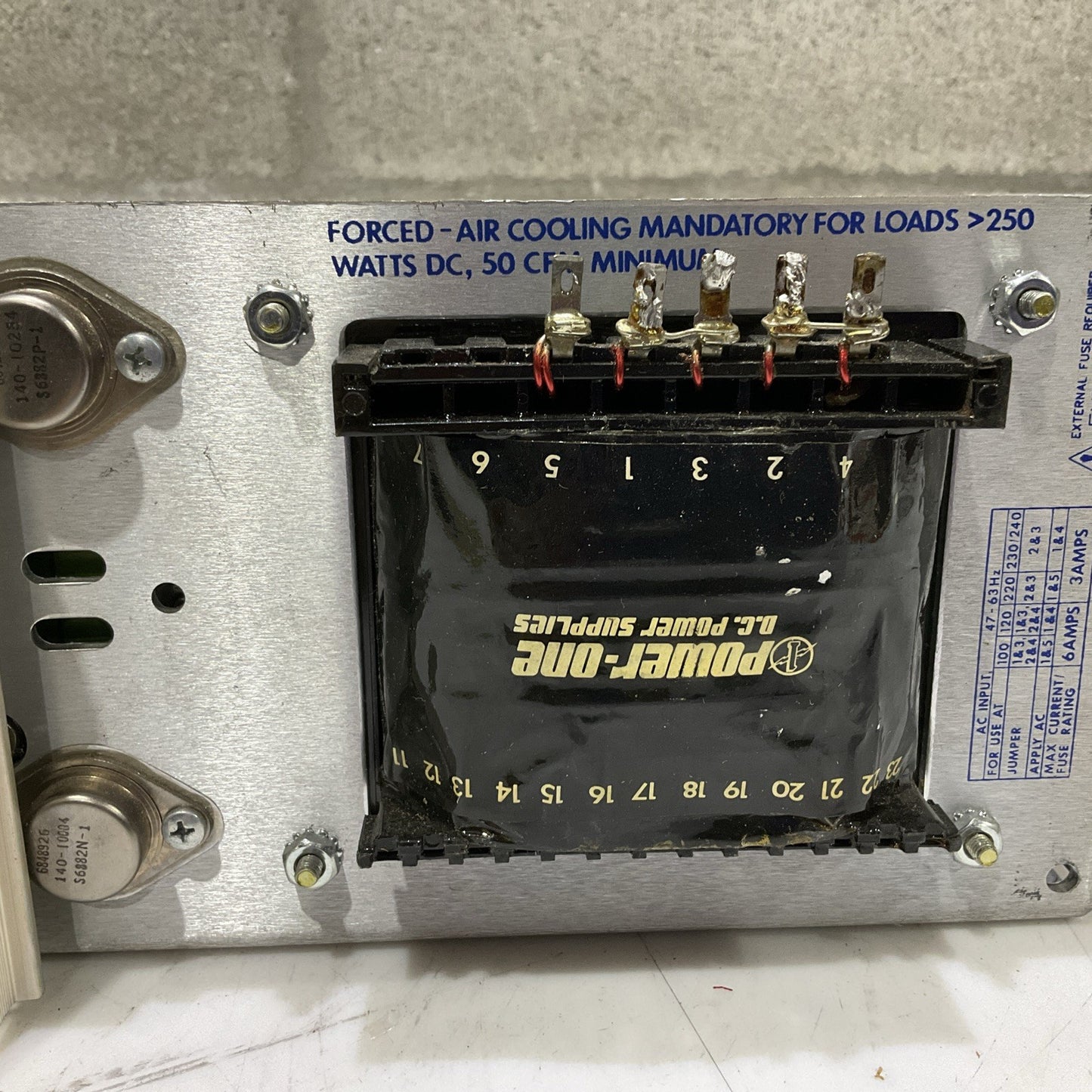 POWER-ONE F24-12-A F2412A POWER SUPPLY 24/28VDC 10/12A Z2M