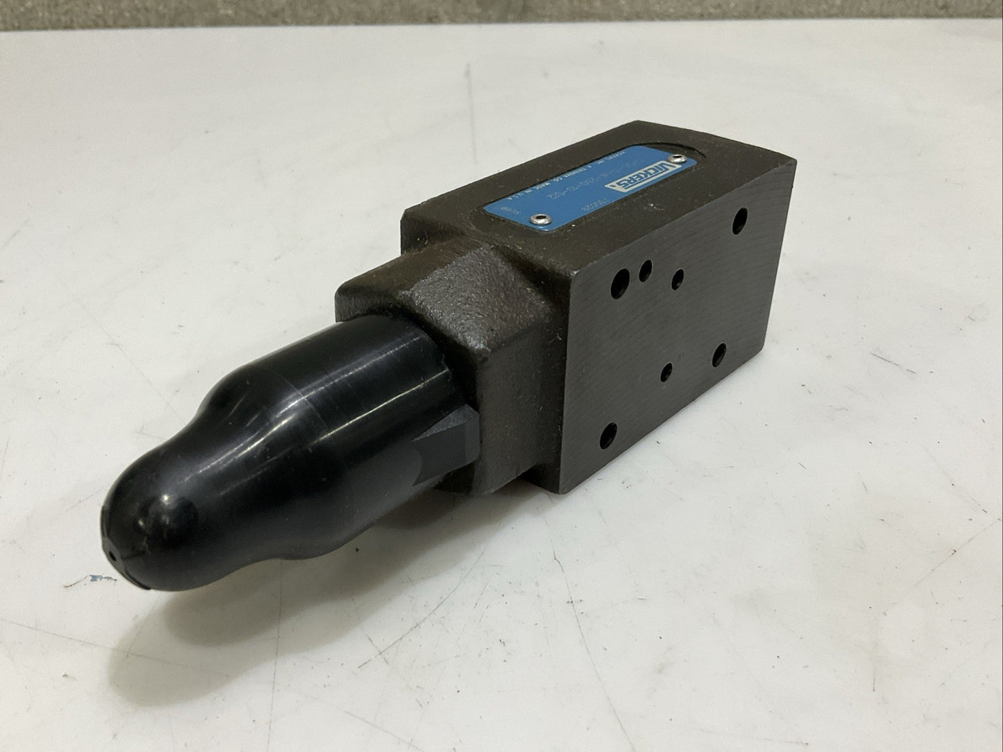 VICKERS CVGC-3-W-250-10-S12 HYDRAULIC PRESSURE RELIEF VALVE Z2M