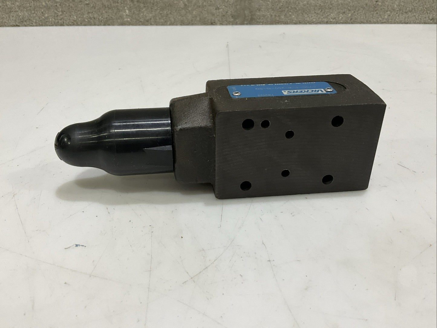 VICKERS CVGC-3-W-250-10-S12 HYDRAULIC PRESSURE RELIEF VALVE Z2M