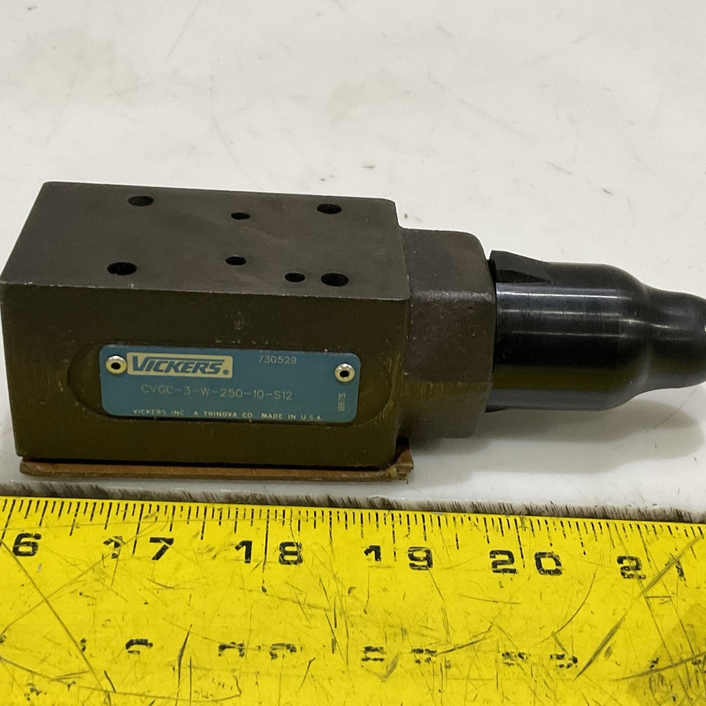 VICKERS CVGC-3-W-250-10-S12 HYDRAULIC PRESSURE RELIEF VALVE Z2M
