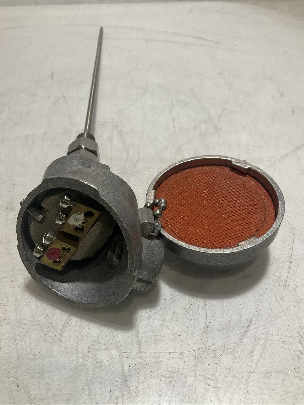 LEEDS & NORTHRUP 6685360536 IR01 - 0669 RTS-47L-A-100-C-17.5 8-8-X11-H7L-M3  373