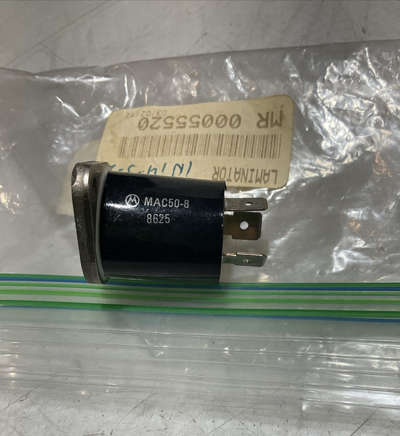 MOTOROLA  MAC50–8 8625 SILICON BIDIRECTIONAL TRIODE  THYRISTOR  LAMINATOR U3S