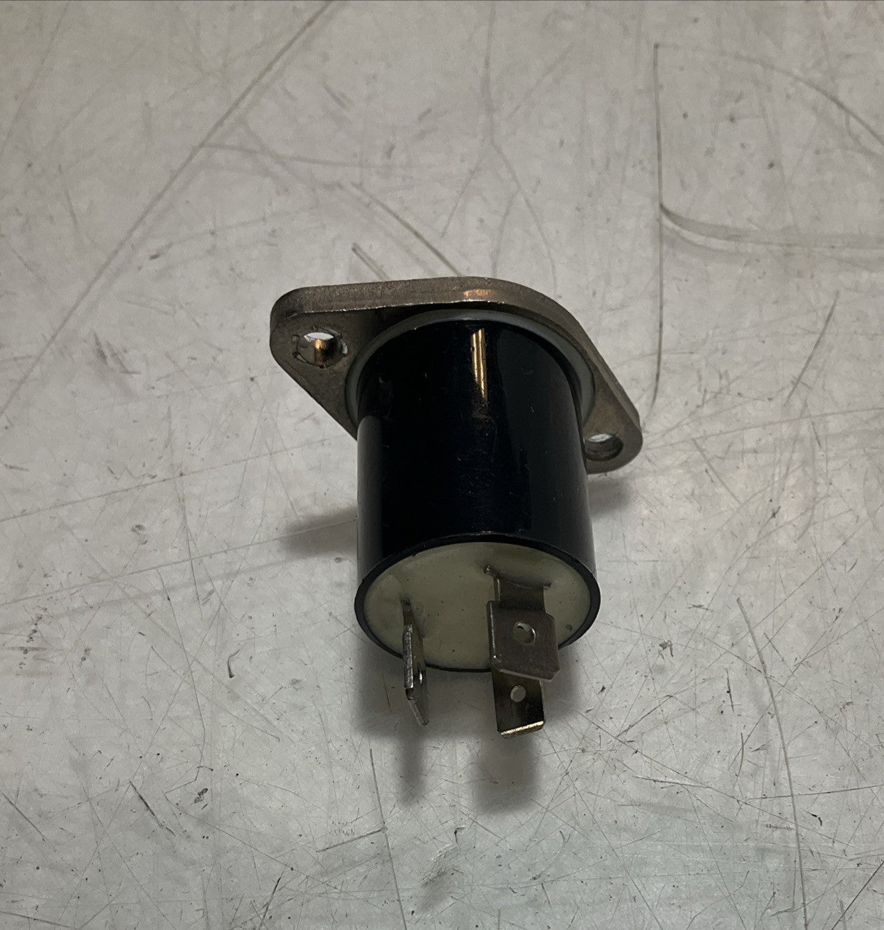 MOTOROLA  MAC50–8 8625 SILICON BIDIRECTIONAL TRIODE  THYRISTOR  LAMINATOR U3S
