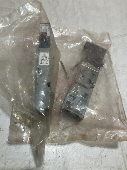 BURKERT  6525 - 00179938  SOLENOID VALVE  FOR  PNEUMATIC LOT OF 2 U3S