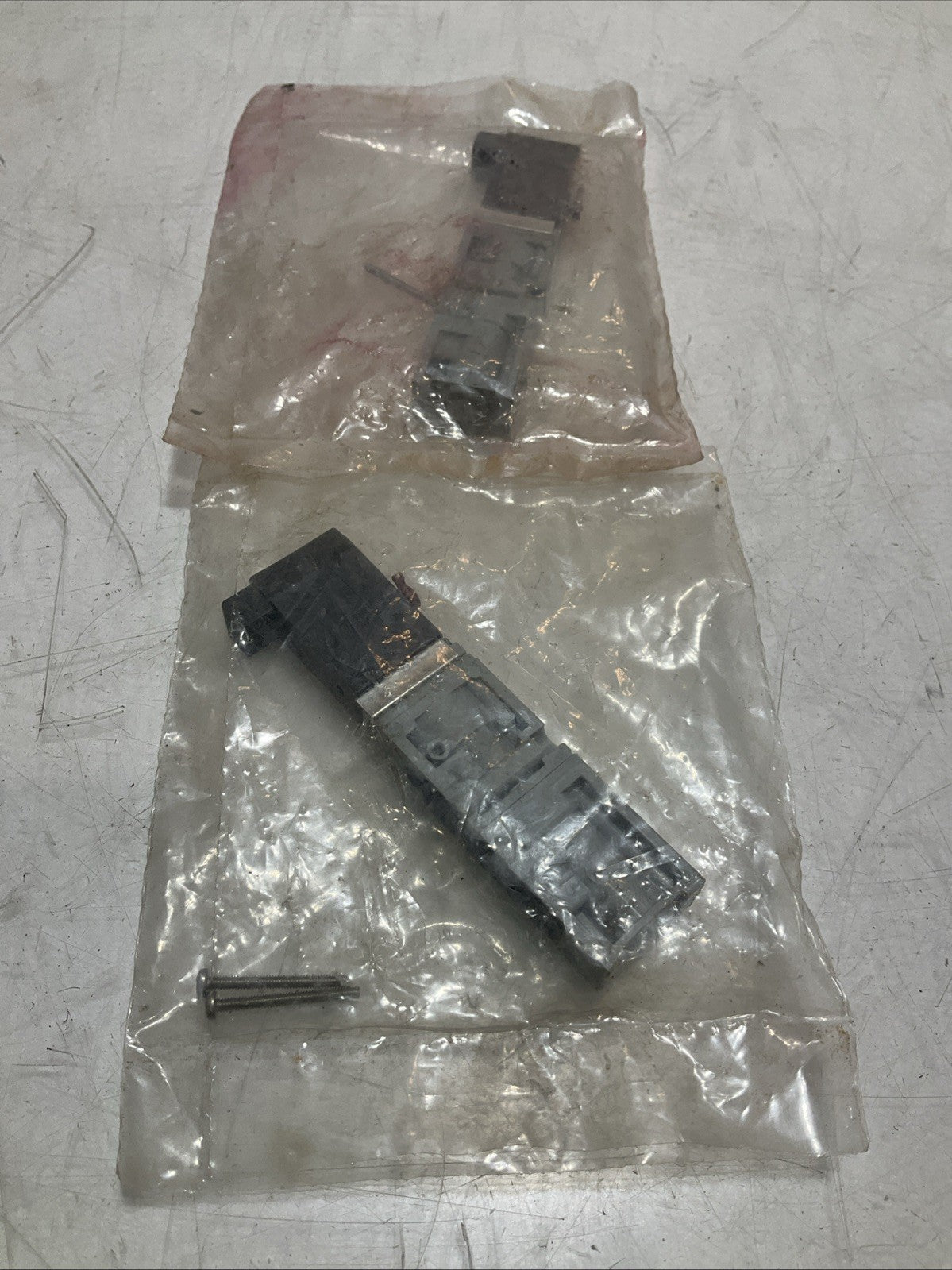 BURKERT  6525 - 00179938  SOLENOID VALVE  FOR  PNEUMATIC LOT OF 2 U3S