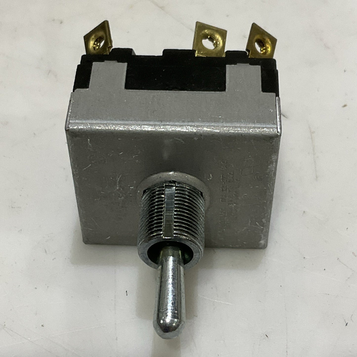 MCGILL 0140-3024 TOGGLE SWITCH 3PDT ON-ON 17 A 1HP 250-600 VAC LOT OF 13 Z2M