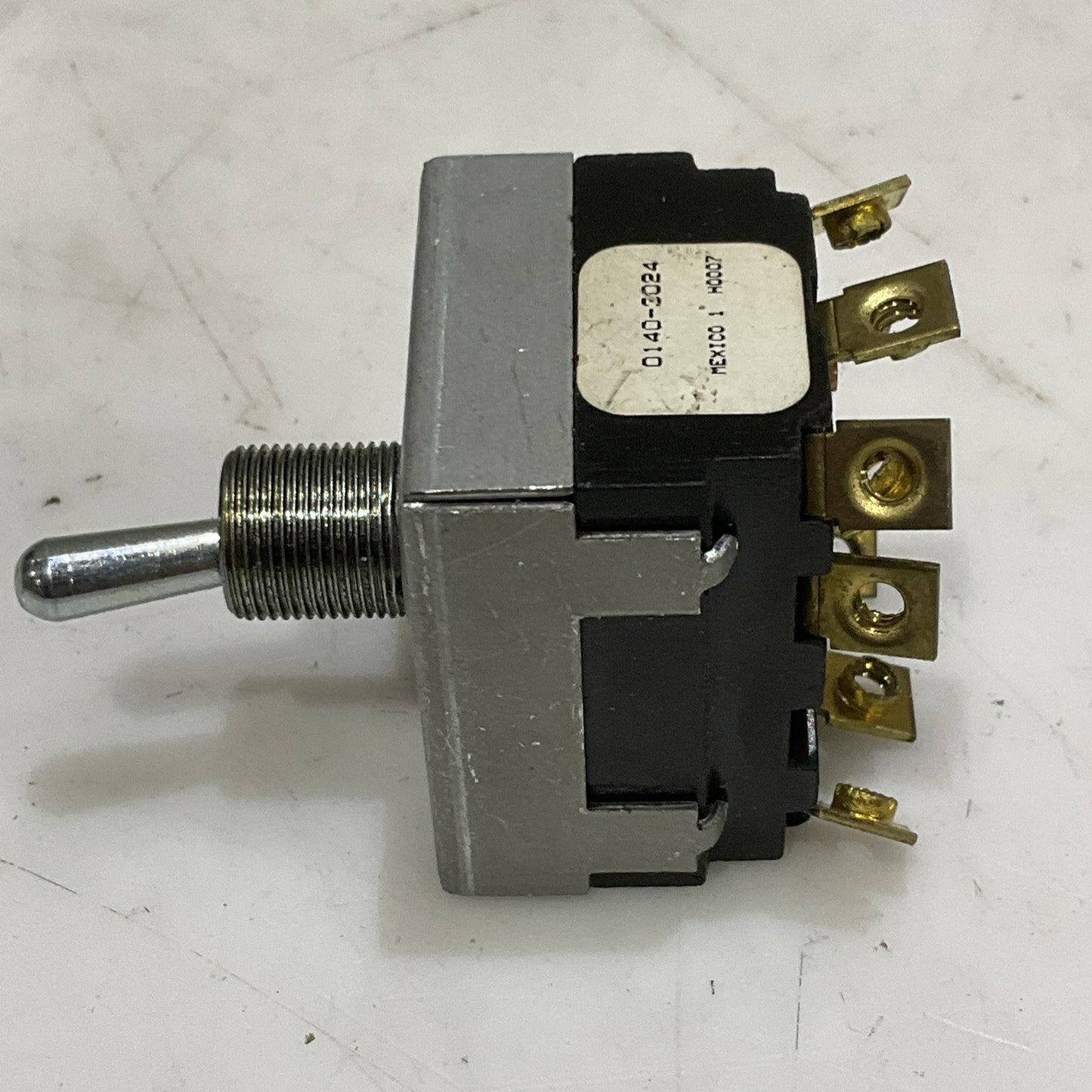 MCGILL 0140-3024 TOGGLE SWITCH 3PDT ON-ON 17 A 1HP 250-600 VAC LOT OF 13 Z2M