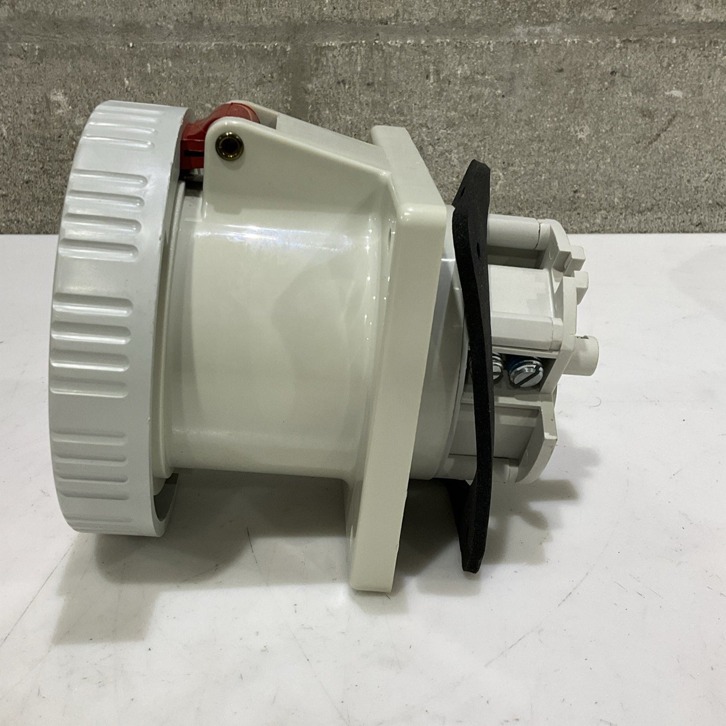WOODHEAD MOLEX 4100R7W WATERTITE PIN AND SLEEVE RECEPTACLE 100A 3E 480 VAC Z2M