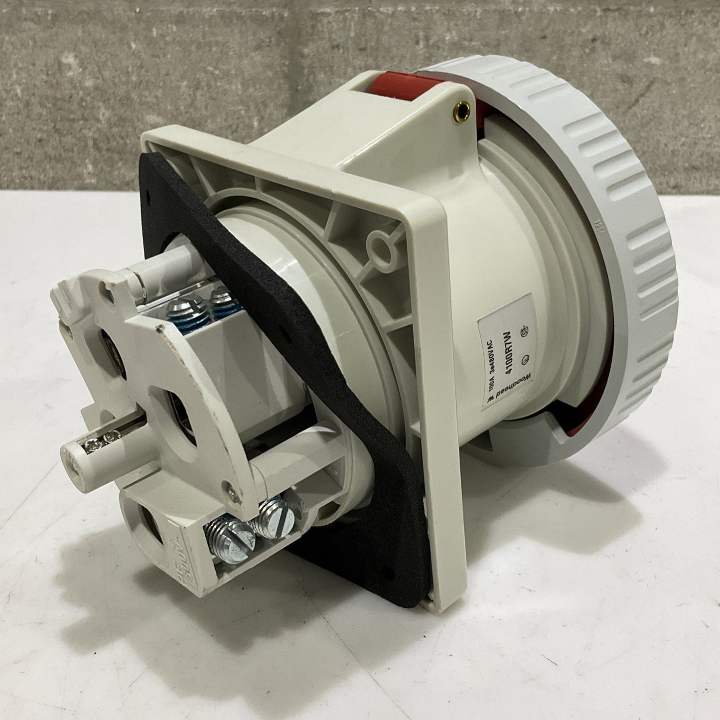 WOODHEAD MOLEX 4100R7W WATERTITE PIN AND SLEEVE RECEPTACLE 100A 3E 480 VAC Z2M