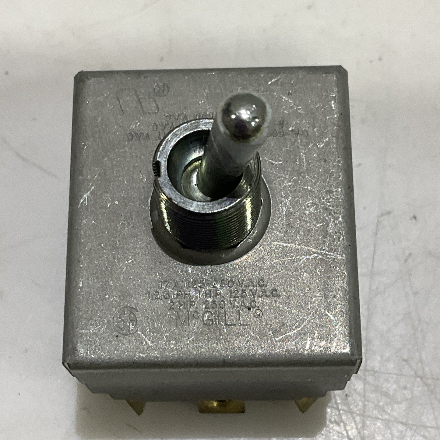 MCGILL 0140-3024 TOGGLE SWITCH 3PDT ON-ON 17 A 1HP 250-600 VAC LOT OF 13 Z2M