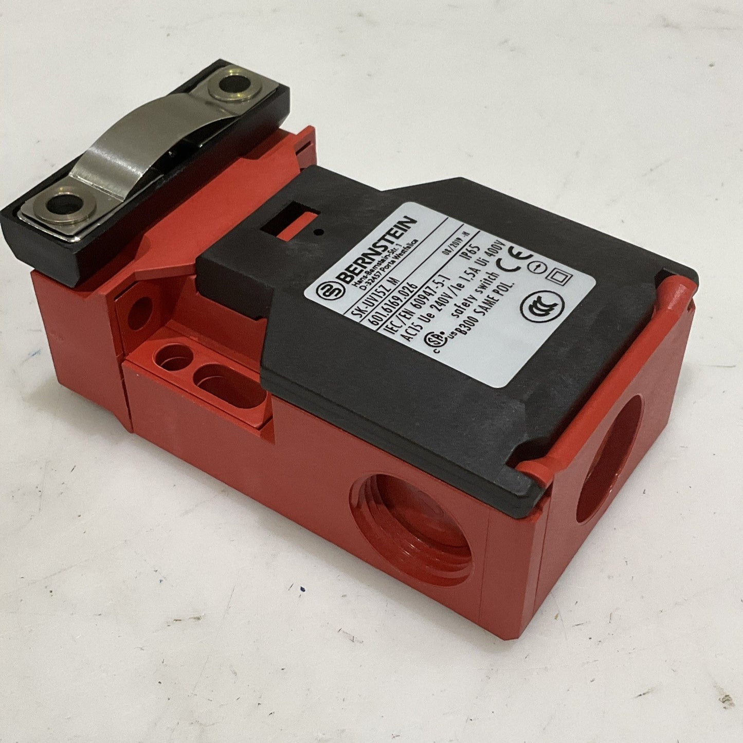BERNSTEIN SK-UV15Z M SAFETY INTERLOCK SYSTEM SWITCH 601.6169.026 1.5 A 400V Z2M