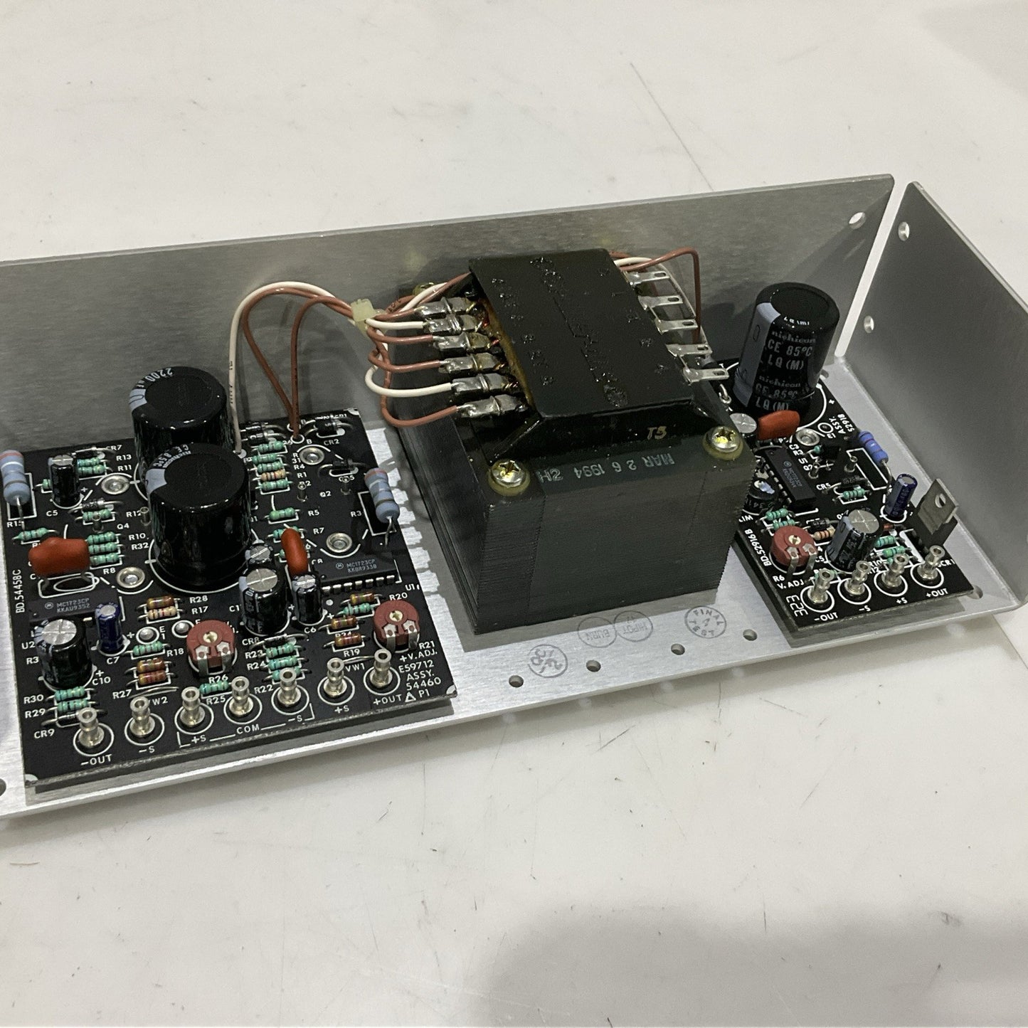 POWER ONE HBAA-40W-A POWER SUPPLY 5 VDC 3 A INTERNATIONAL SERIES Z2M