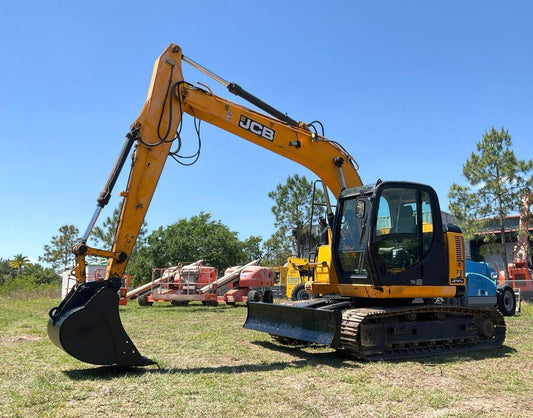2018 JCB EXCAVATOR MODEL JZ141, DIESEL, ENCLOSED CAB, PUSH BLADE, METAL TRACKS